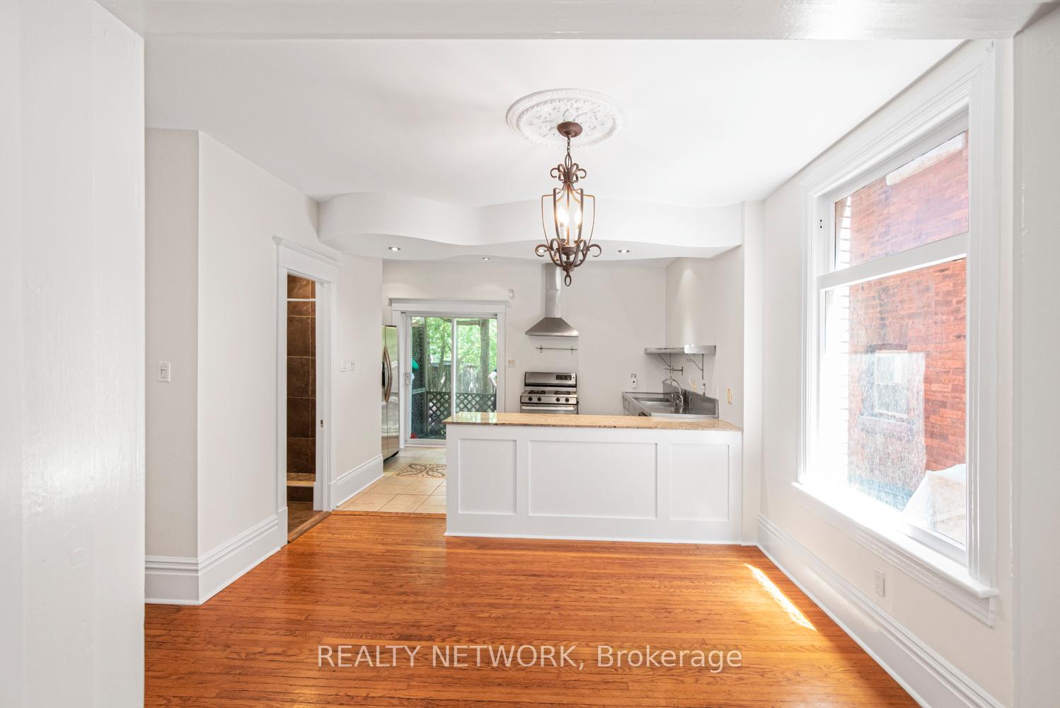 Photo 13 of Unit Main Level, 508 Aberdeen Avenue, Hamilton, Kirkendall — HOMEH