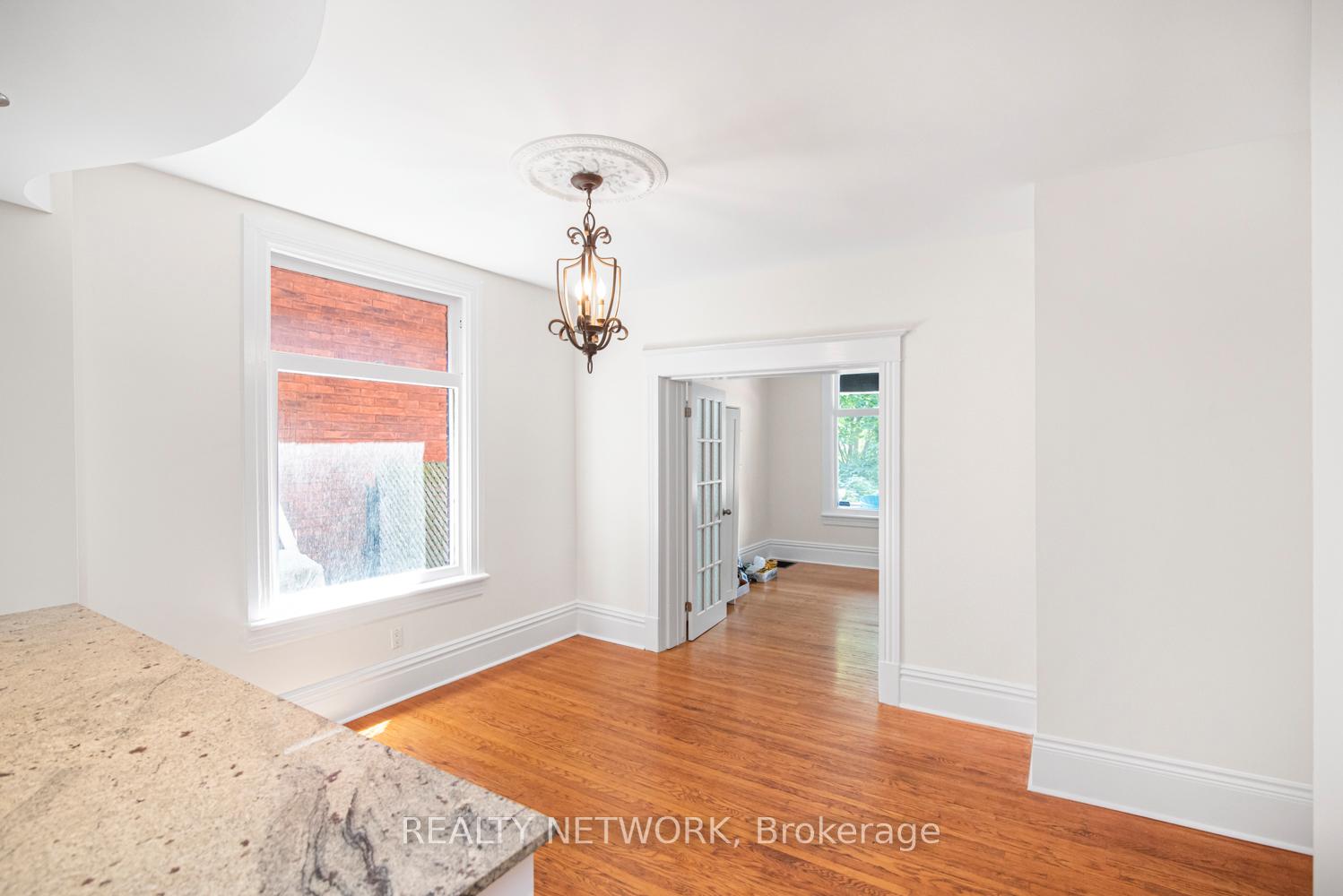 Photo 14 of Unit Main Level, 508 Aberdeen Avenue, Hamilton, Kirkendall — HOMEH