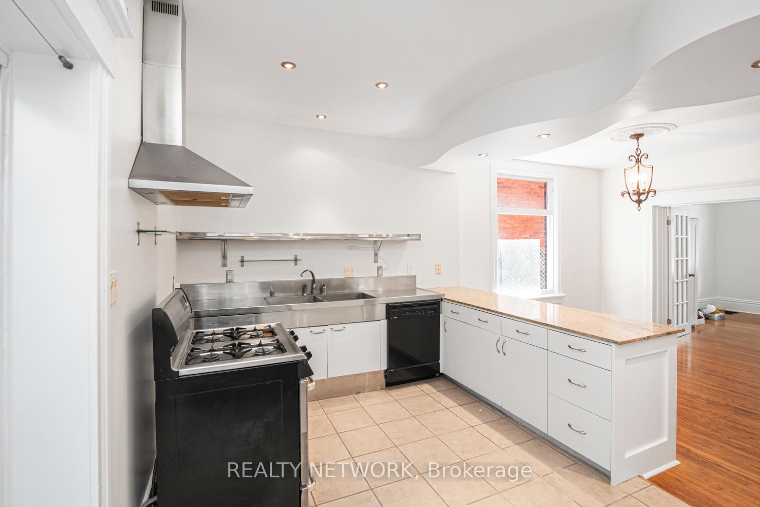 Photo 20 of Unit Main Level, 508 Aberdeen Avenue, Hamilton, Kirkendall — HOMEH