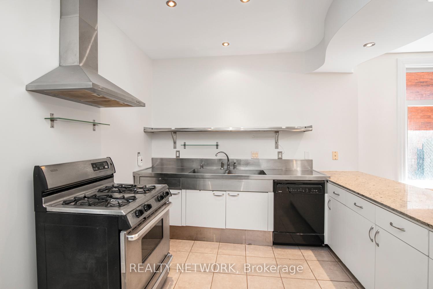 Photo 21 of Unit Main Level, 508 Aberdeen Avenue, Hamilton, Kirkendall — HOMEH