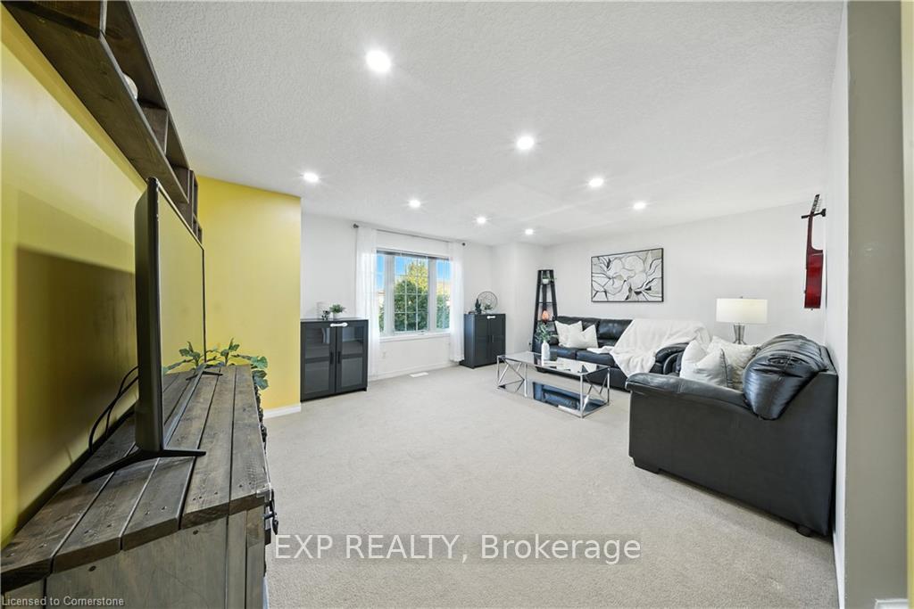 Photo 9 of 15 Corsica Street, Kitchener — HOMEH