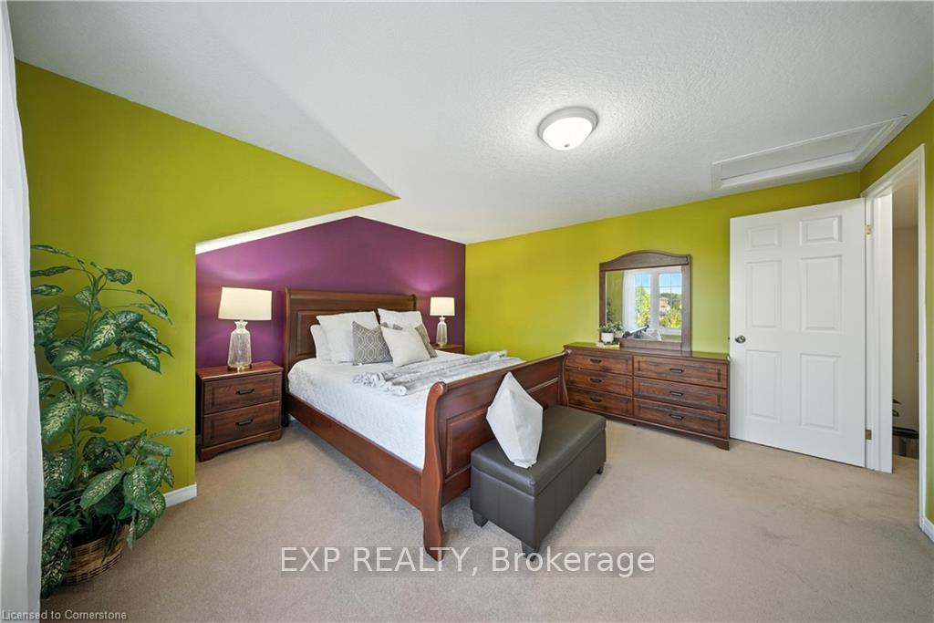 Photo 16 of 15 Corsica Street, Kitchener — HOMEH