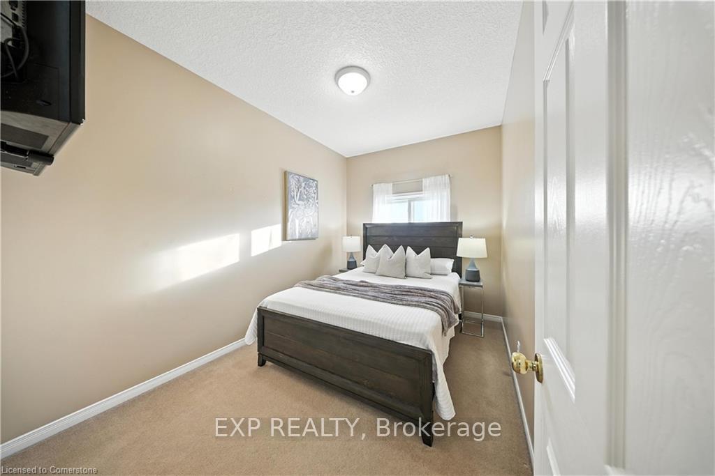 Photo 18 of 15 Corsica Street, Kitchener — HOMEH