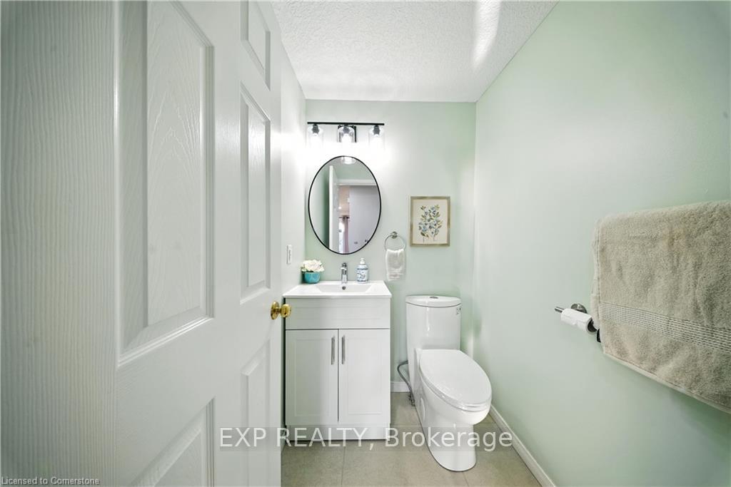 Photo 21 of 15 Corsica Street, Kitchener — HOMEH