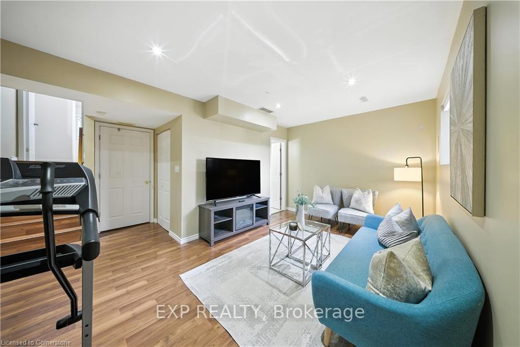 Photo 23 of 15 Corsica Street, Kitchener — HOMEH