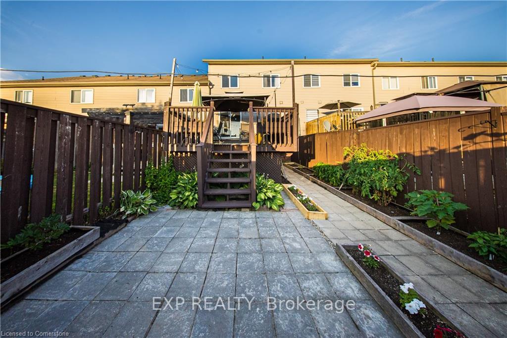 Photo 31 of 15 Corsica Street, Kitchener — HOMEH