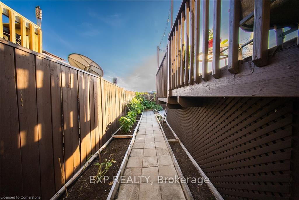 Photo 32 of 15 Corsica Street, Kitchener — HOMEH