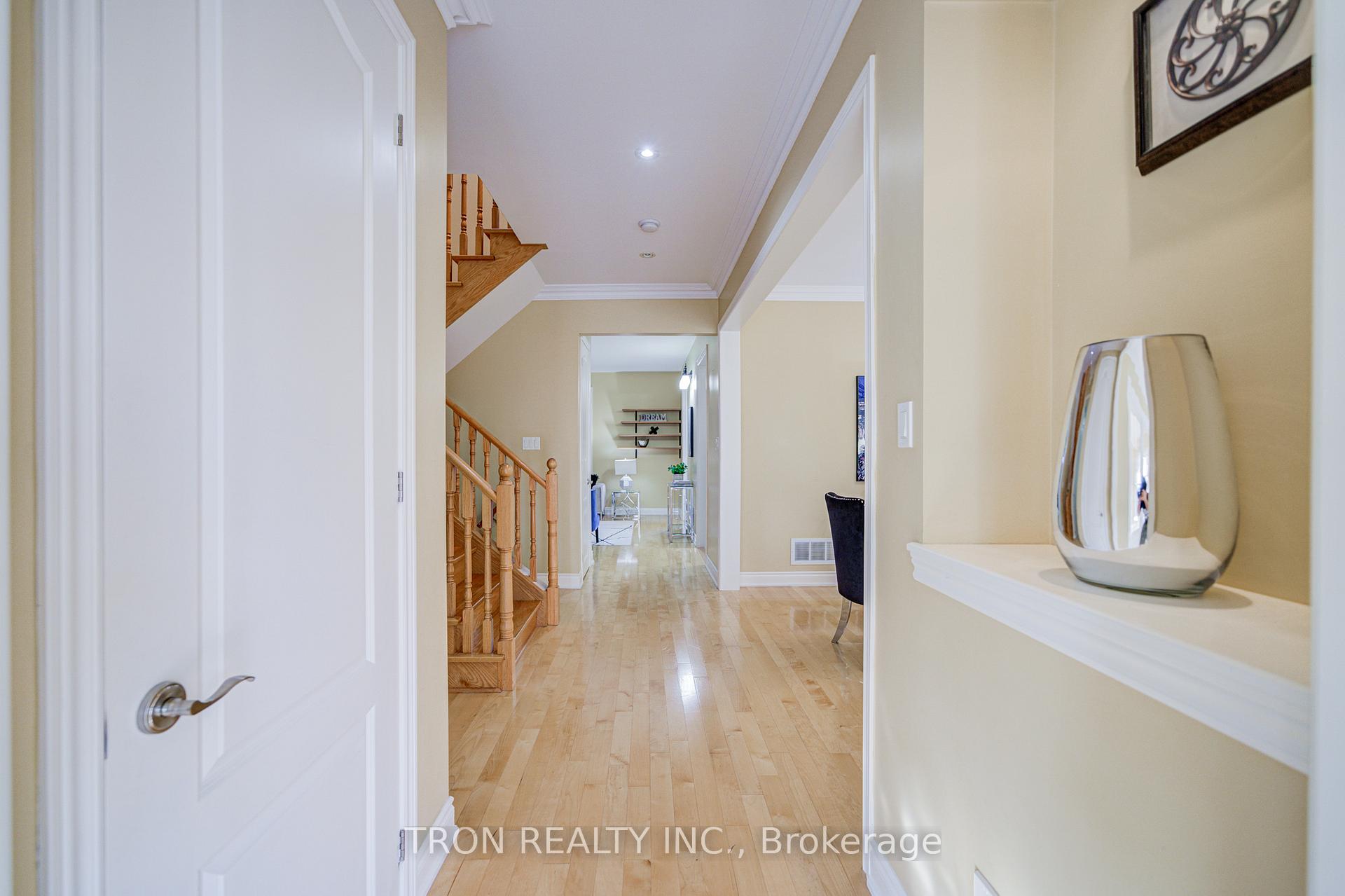 Photo 13 of 454 The Bridle Walk, Markham, Berczy — HOMEH