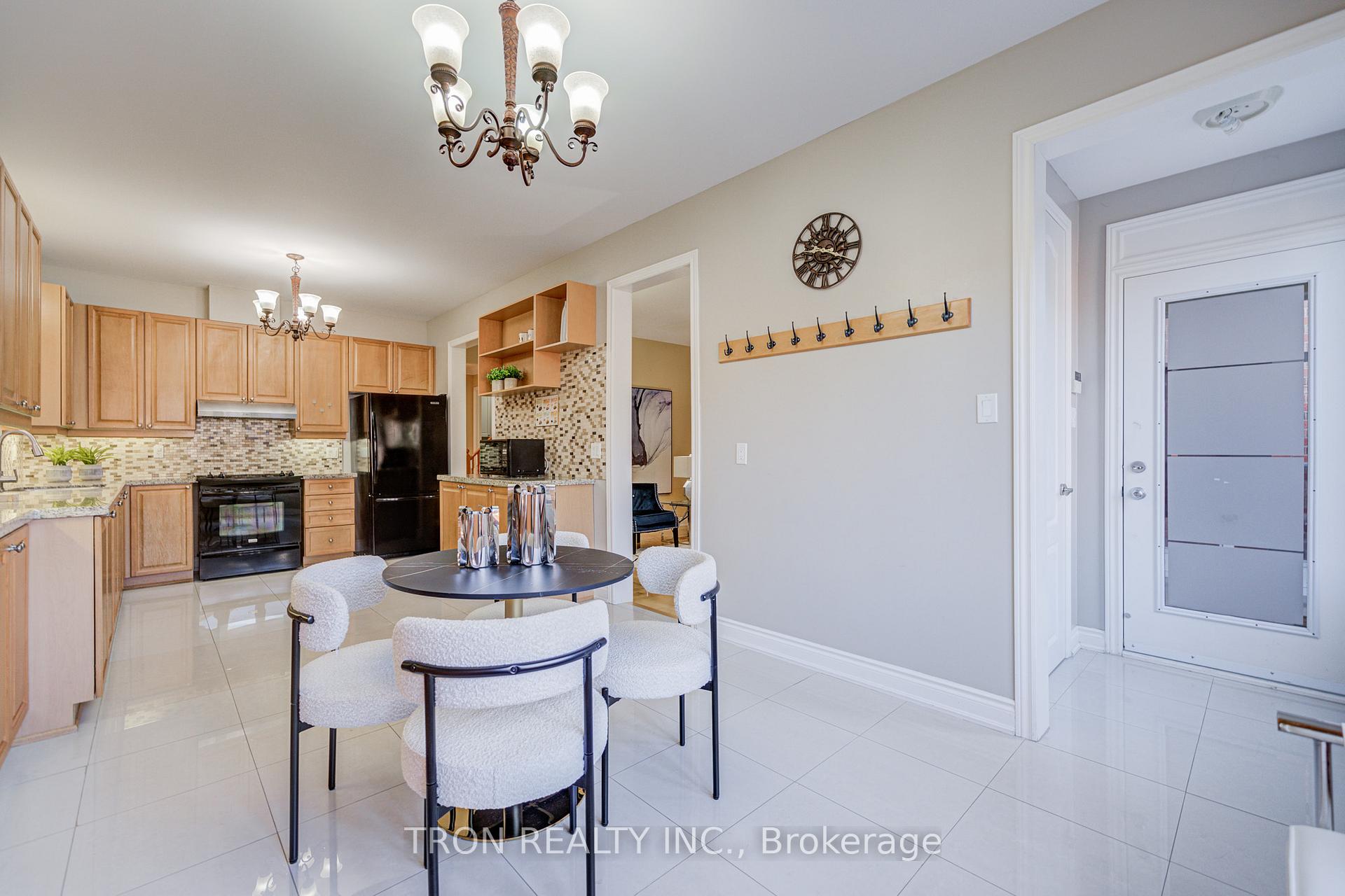 Photo 22 of 454 The Bridle Walk, Markham, Berczy — HOMEH
