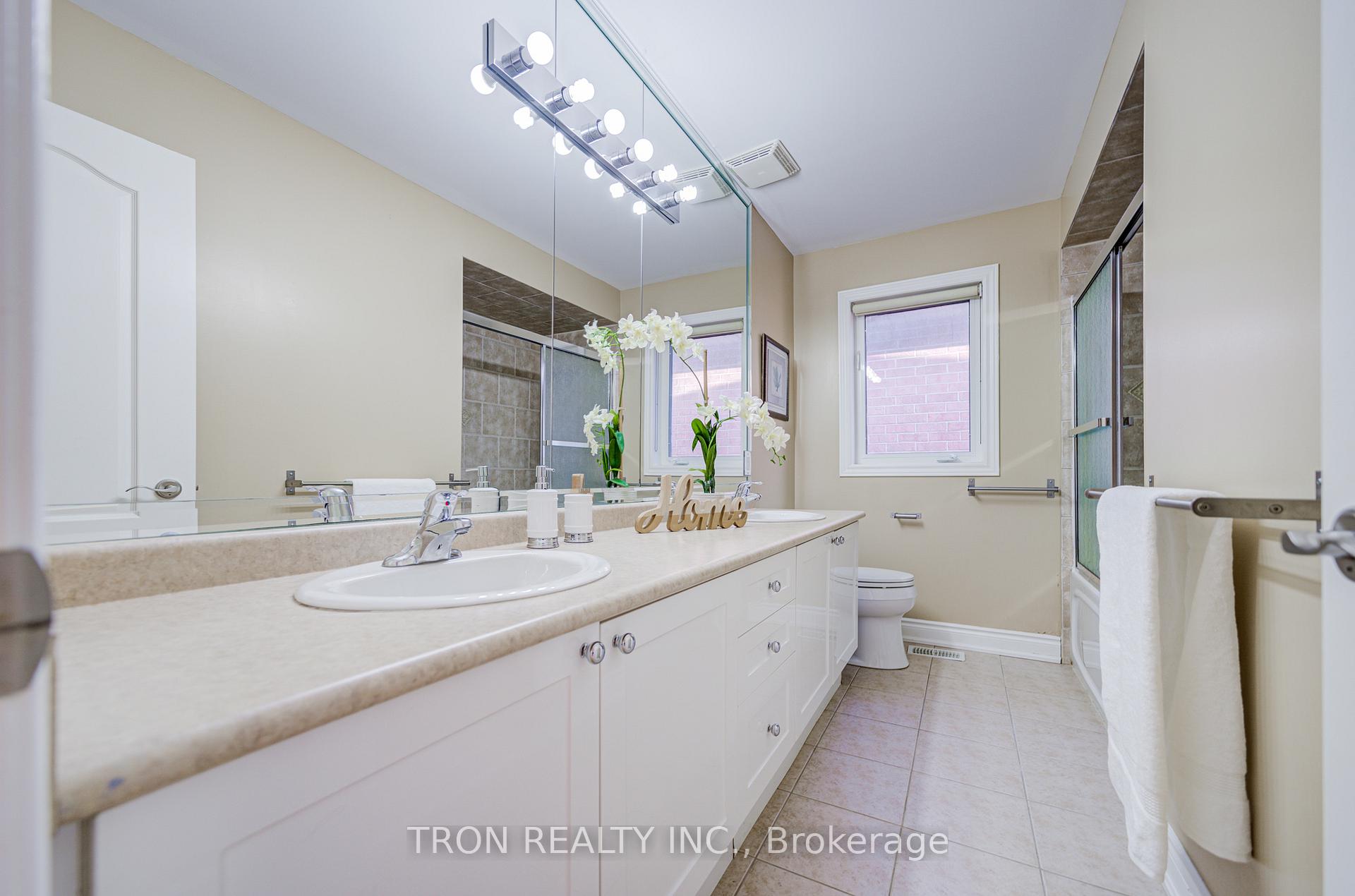 Photo 29 of 454 The Bridle Walk, Markham, Berczy — HOMEH