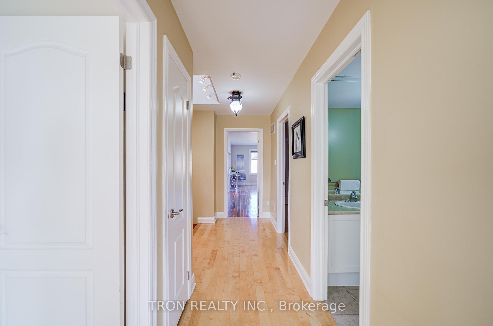 Photo 31 of 454 The Bridle Walk, Markham, Berczy — HOMEH