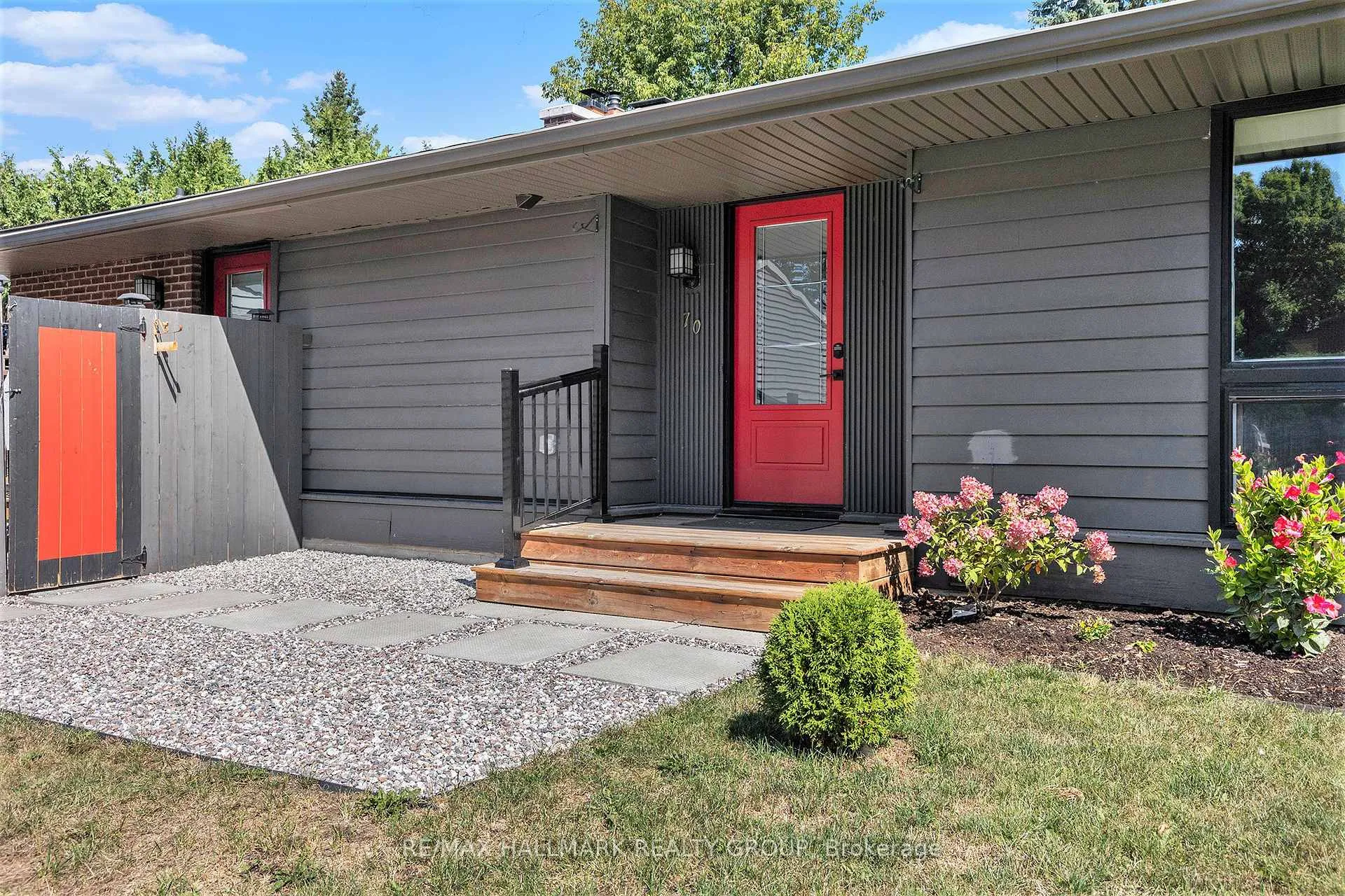 Photo 3 of 70 Varley Drive, Ottawa, Kanata - Beaverbrook — HOMEH