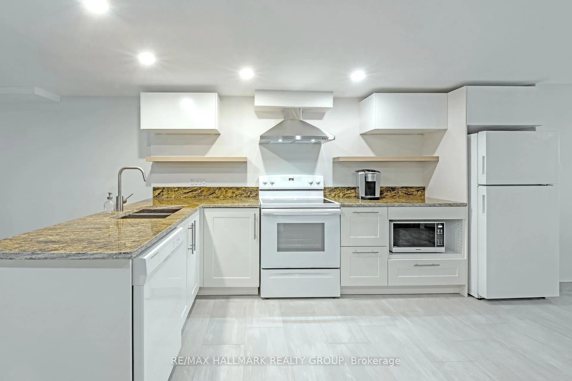 Photo 26 of 70 Varley Drive, Ottawa, Kanata - Beaverbrook — HOMEH