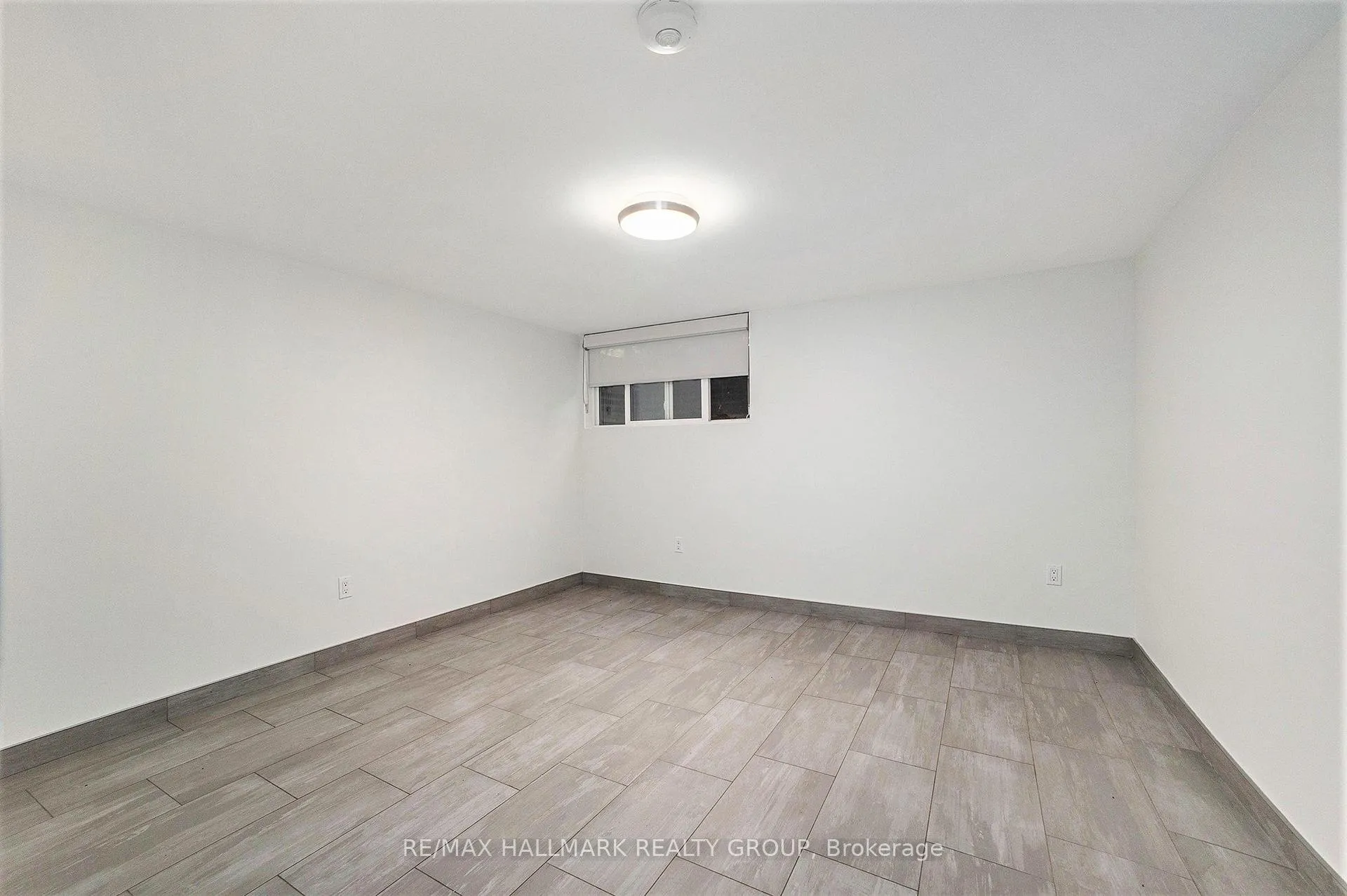 Photo 32 of 70 Varley Drive, Ottawa, Kanata - Beaverbrook — HOMEH