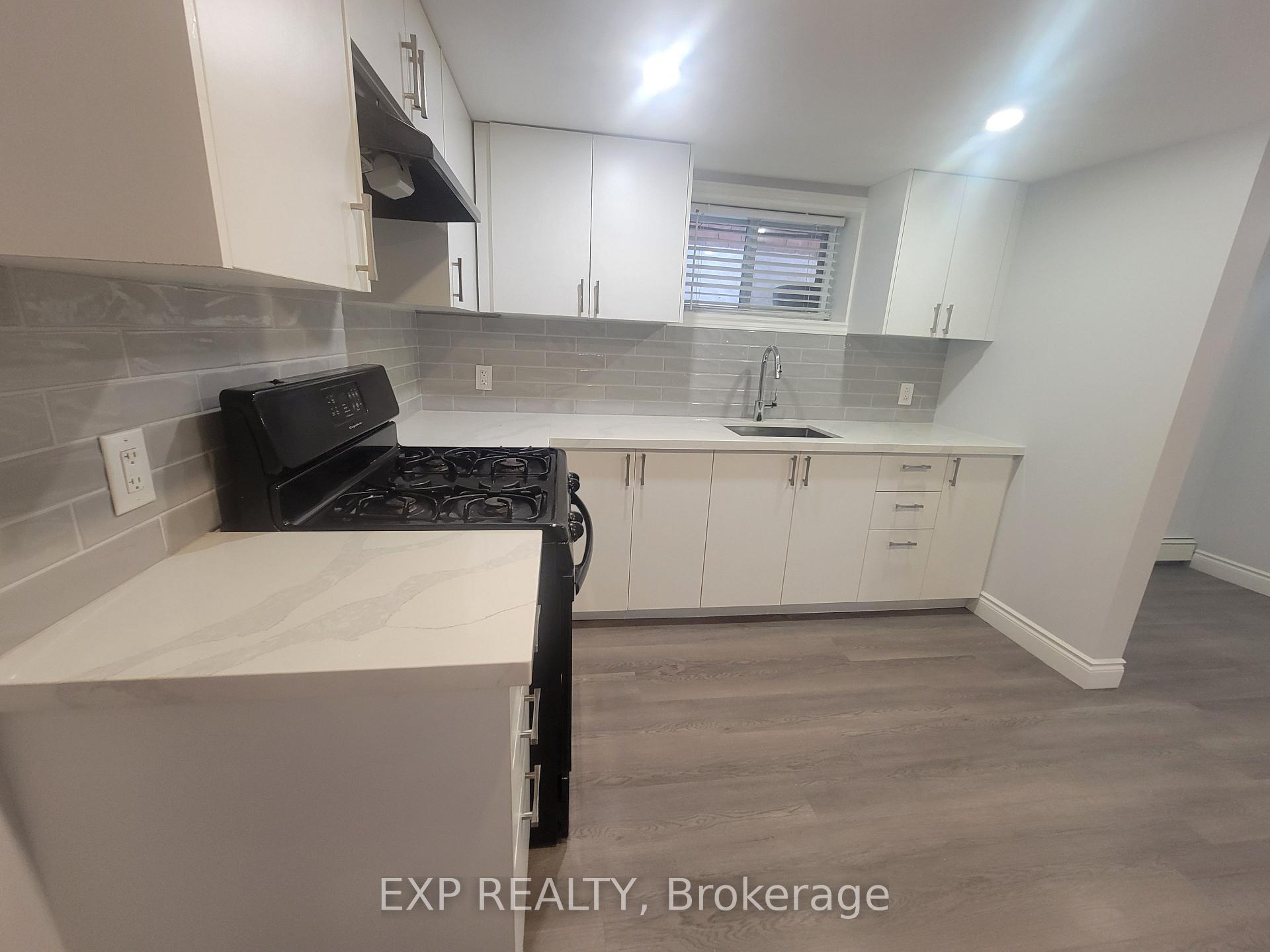 Photo 2 of 135 Balsam Avenue S, Hamilton, Blakeley — HOMEH