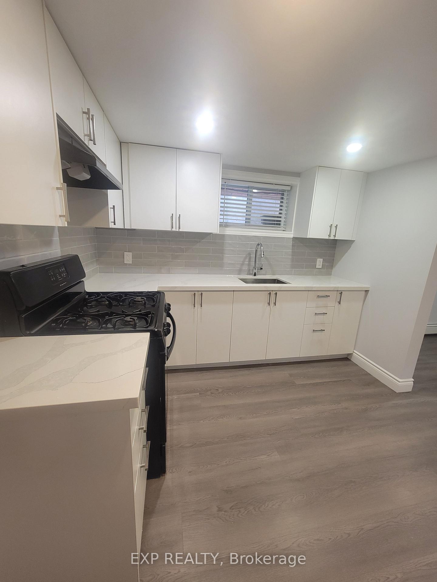 Photo 5 of 135 Balsam Avenue S, Hamilton, Blakeley — HOMEH
