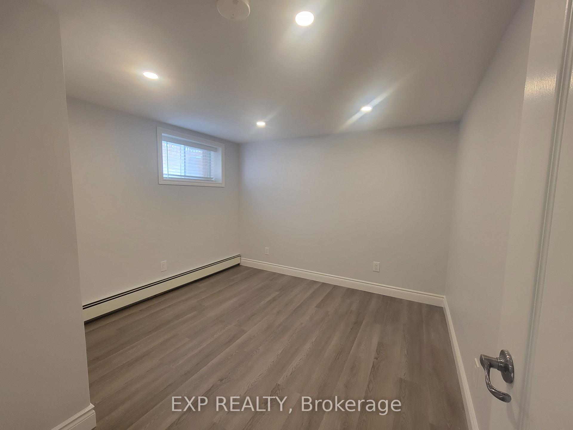 Photo 10 of 135 Balsam Avenue S, Hamilton, Blakeley — HOMEH