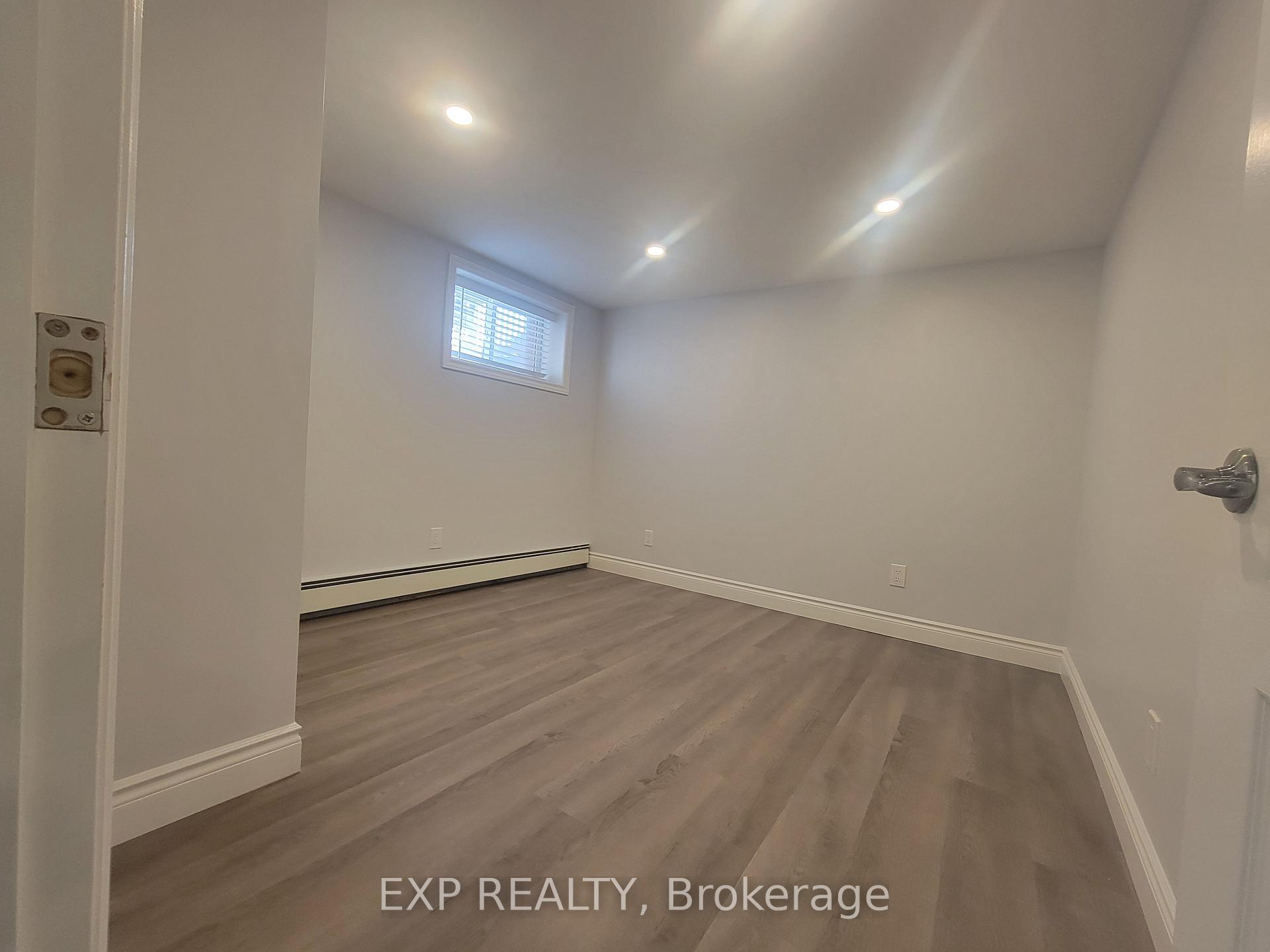 Photo 13 of 135 Balsam Avenue S, Hamilton, Blakeley — HOMEH
