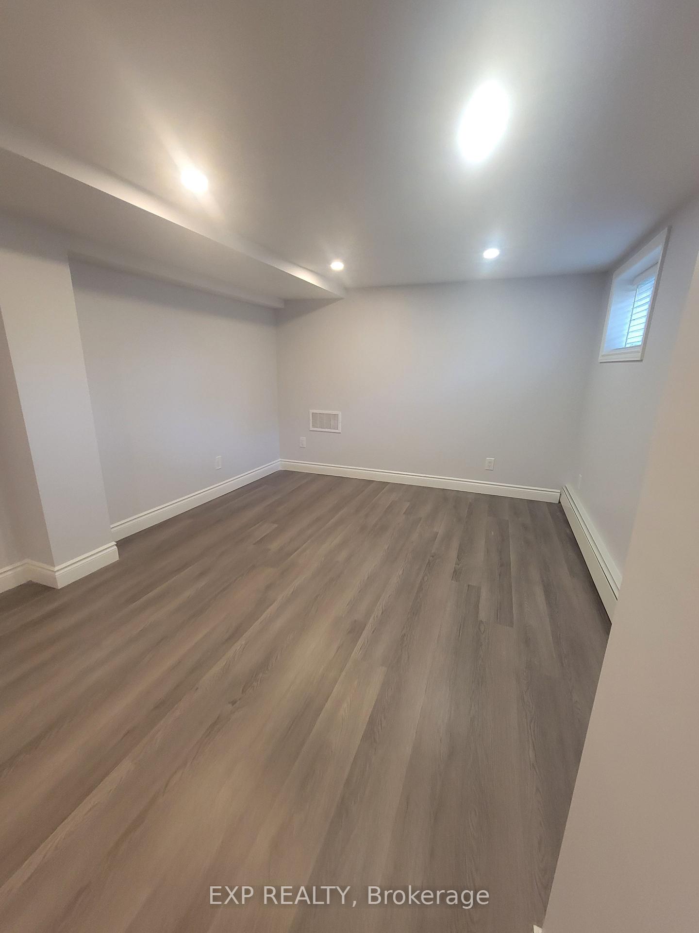 Photo 16 of 135 Balsam Avenue S, Hamilton, Blakeley — HOMEH