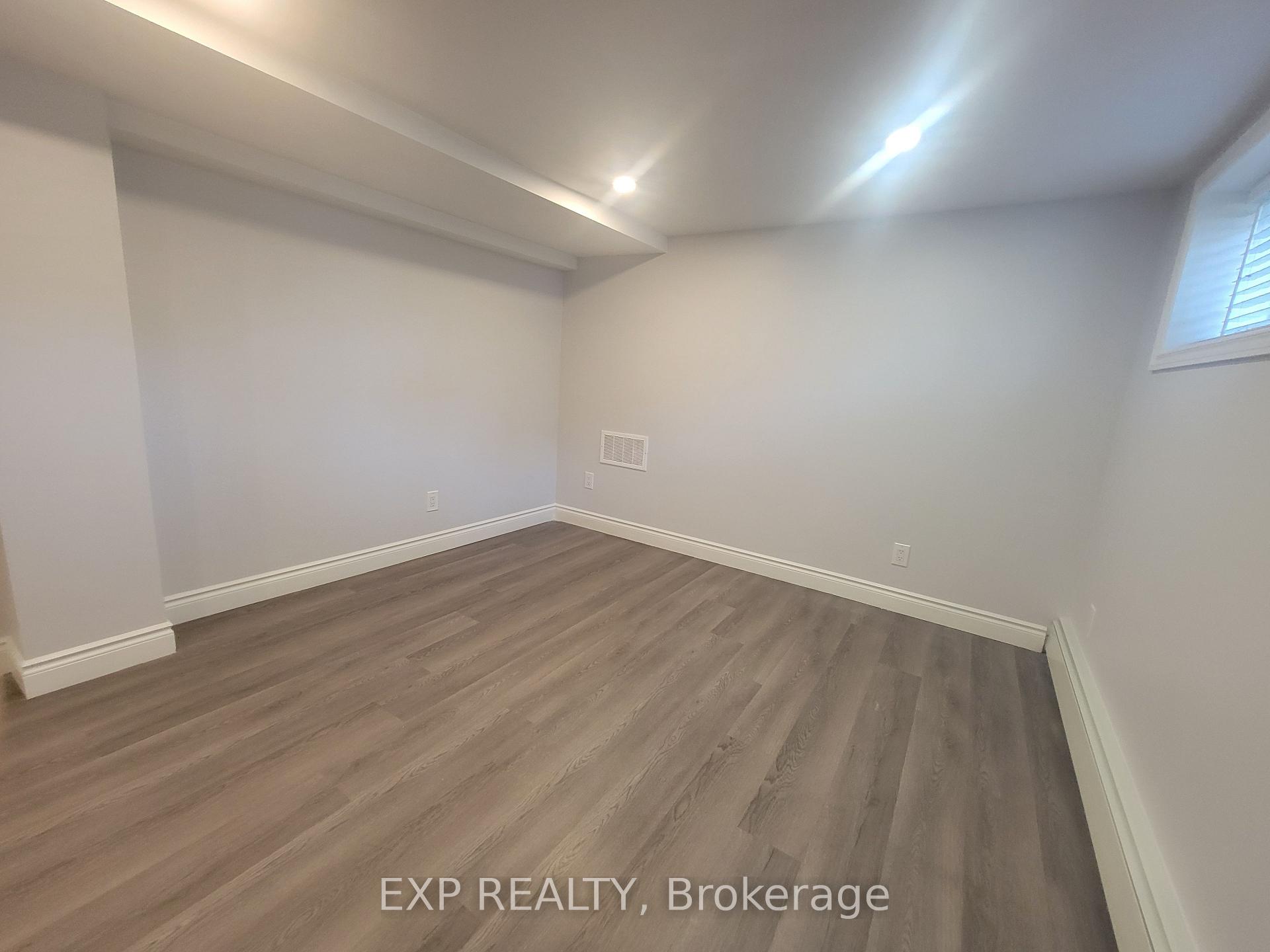 Photo 18 of 135 Balsam Avenue S, Hamilton, Blakeley — HOMEH