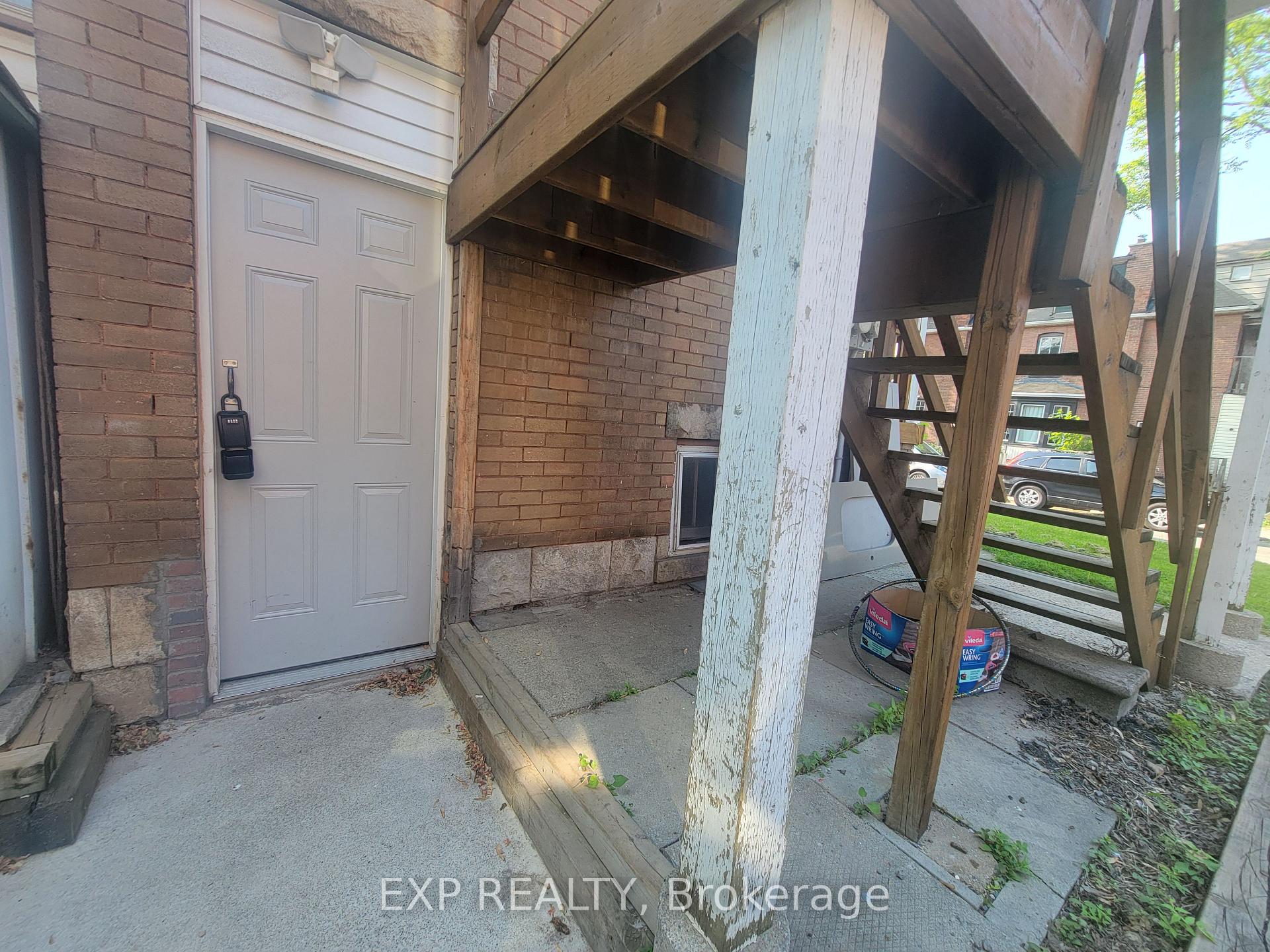 Photo 32 of 135 Balsam Avenue S, Hamilton, Blakeley — HOMEH