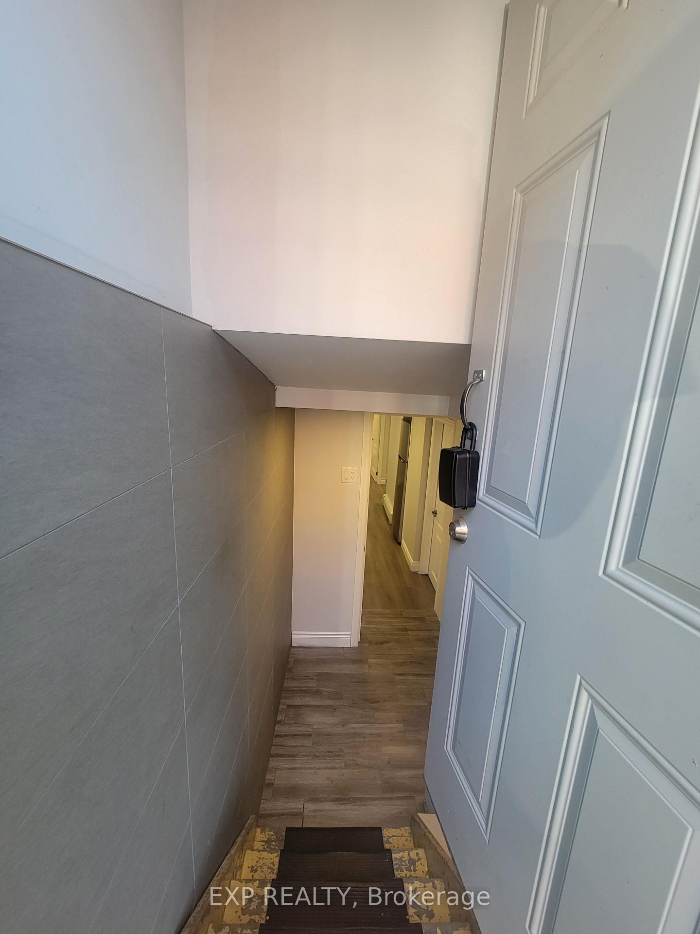 Photo 35 of 135 Balsam Avenue S, Hamilton, Blakeley — HOMEH