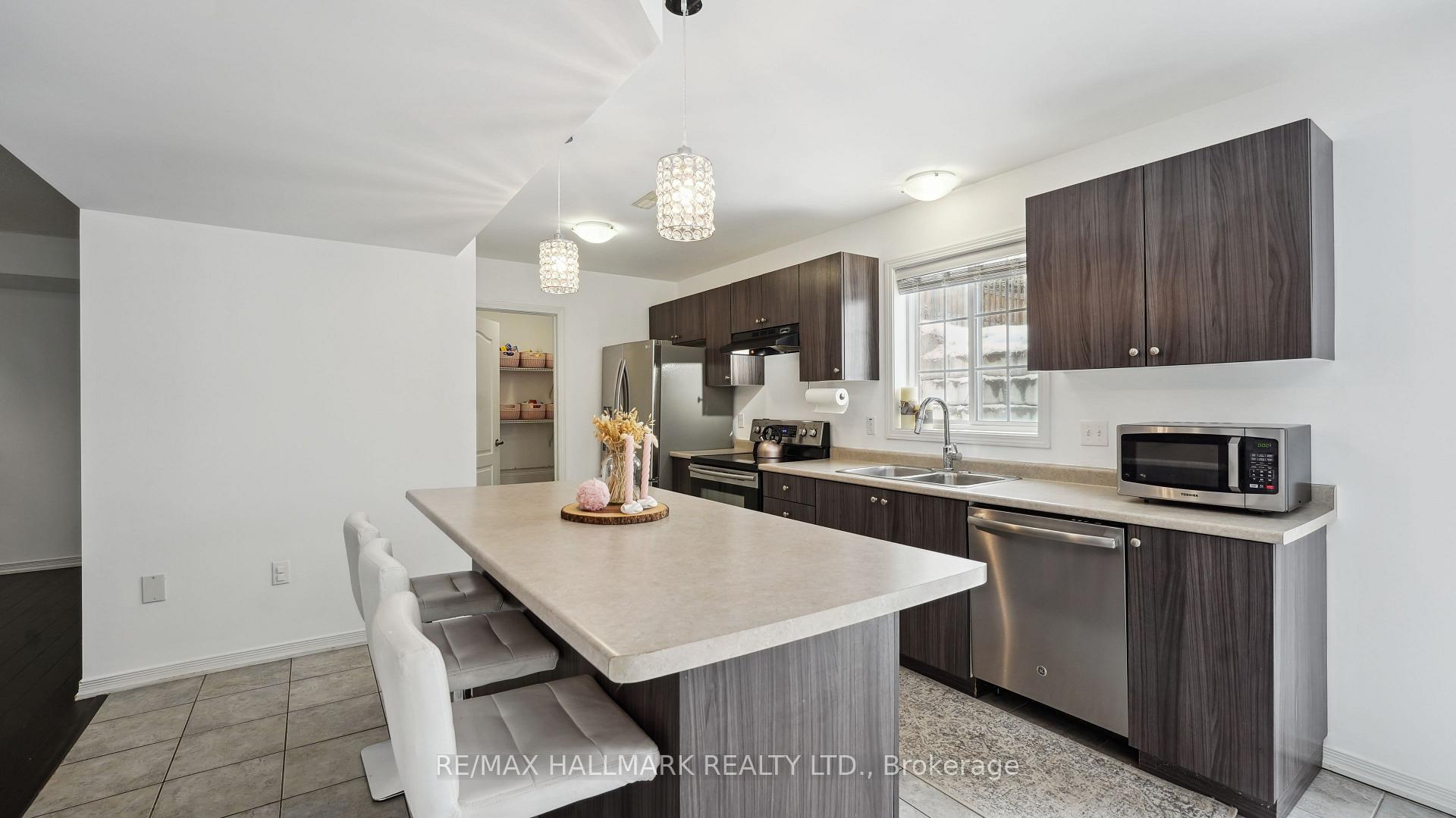 Photo 12 of 1258 Leslie Drive, Innisfil, Alcona — HOMEH