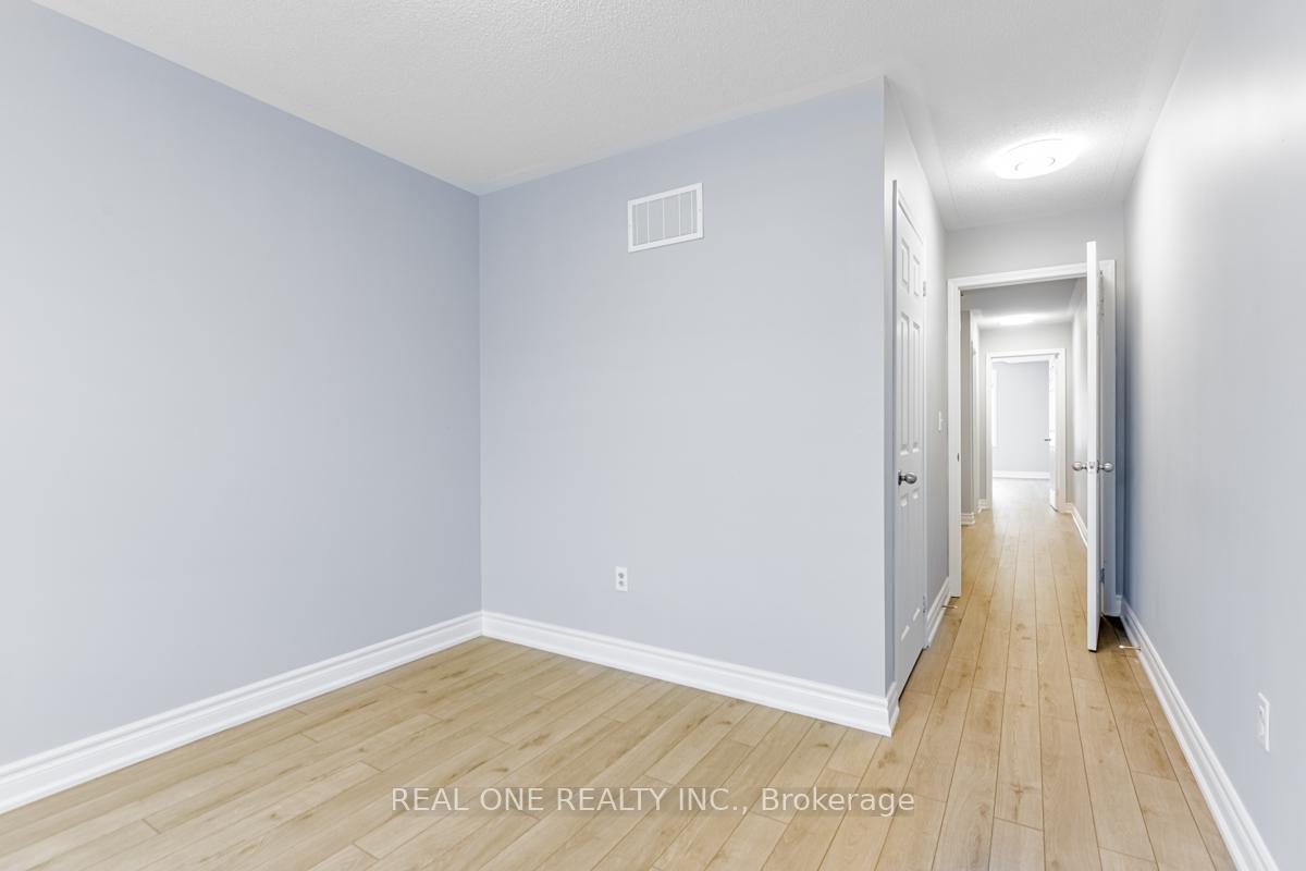 Photo 19 of 42 Beehive Lane, Markham, Wismer — HOMEH