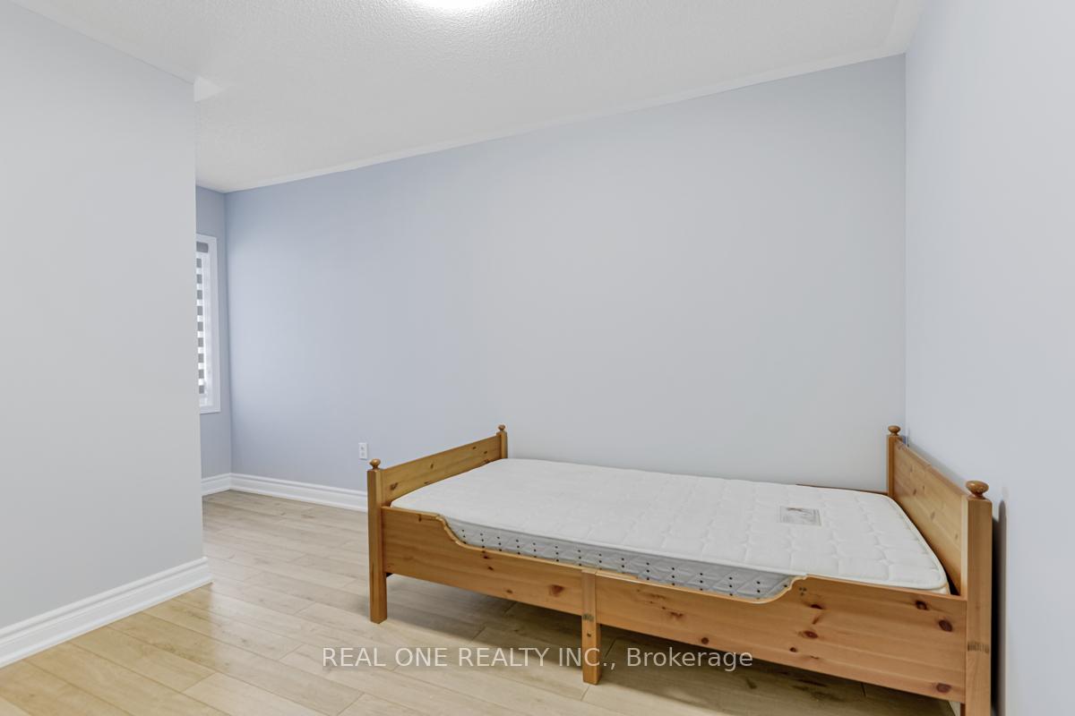 Photo 20 of 42 Beehive Lane, Markham, Wismer — HOMEH