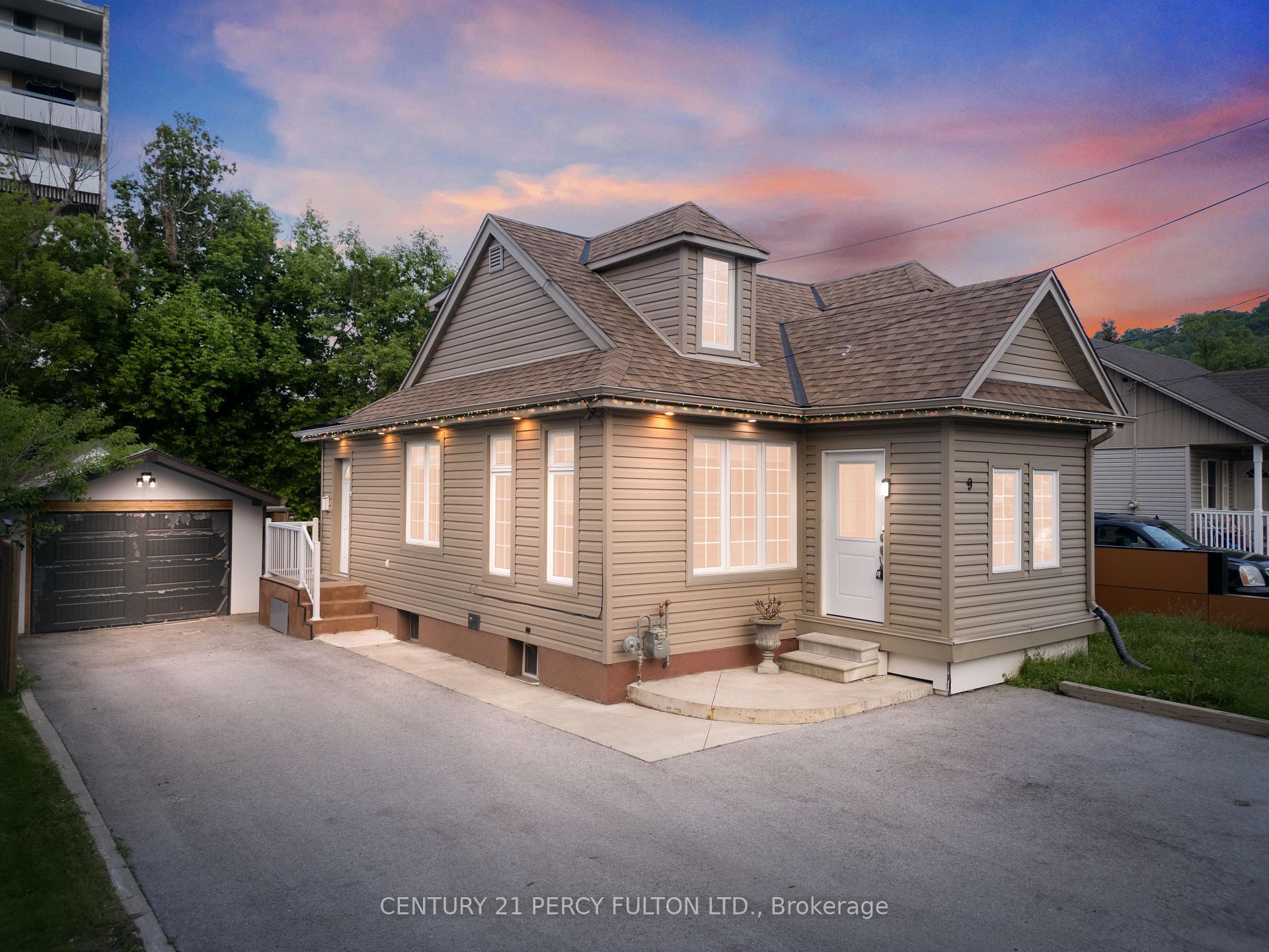 Photo 1 of 9 New Mountain Road, Hamilton, Stoney Creek — HOMEH