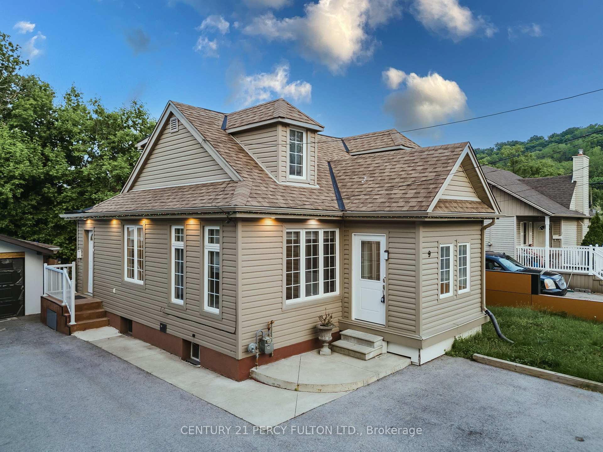 Photo 7 of 9 New Mountain Road, Hamilton, Stoney Creek — HOMEH