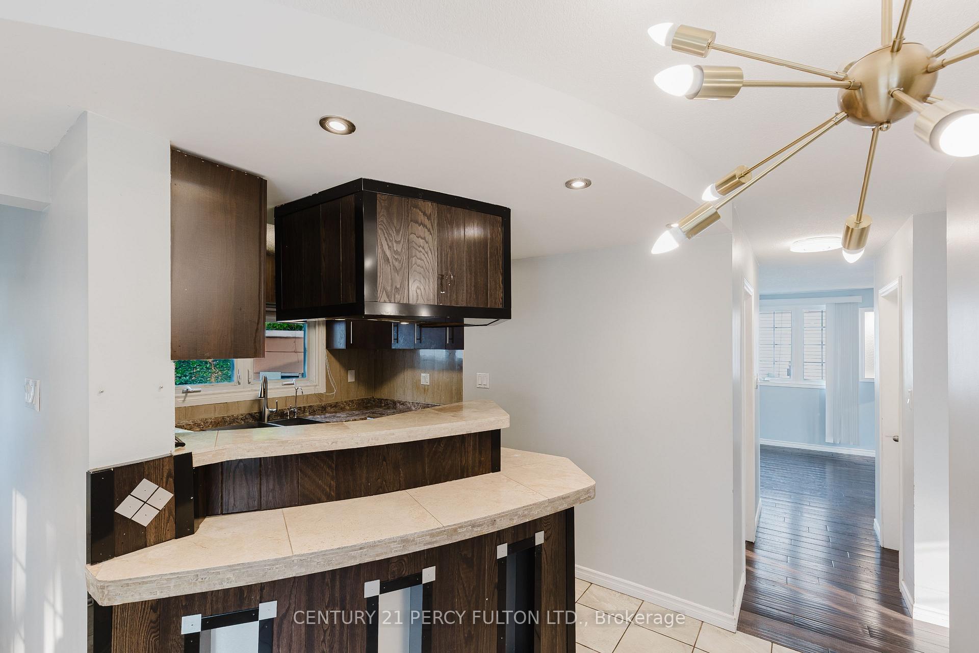Photo 17 of 9 New Mountain Road, Hamilton, Stoney Creek — HOMEH