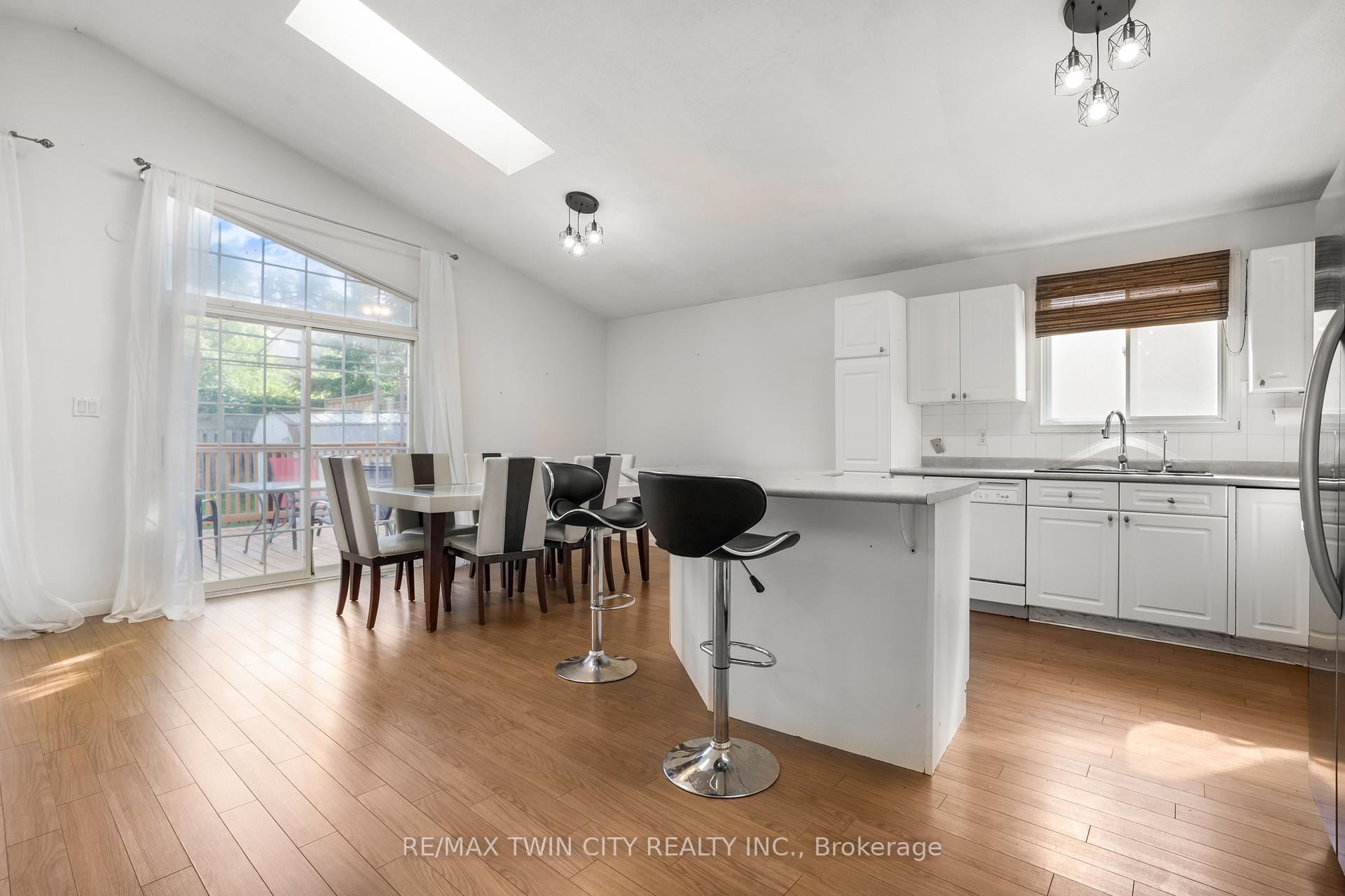 Photo 9 of 359 Otterbein Road, Kitchener, Grand River North — HOMEH
