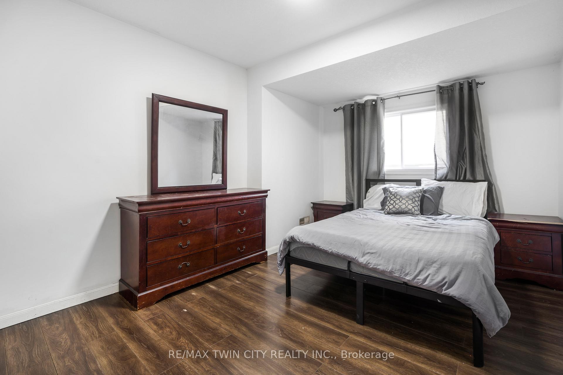 Photo 15 of 359 Otterbein Road, Kitchener, Grand River North — HOMEH