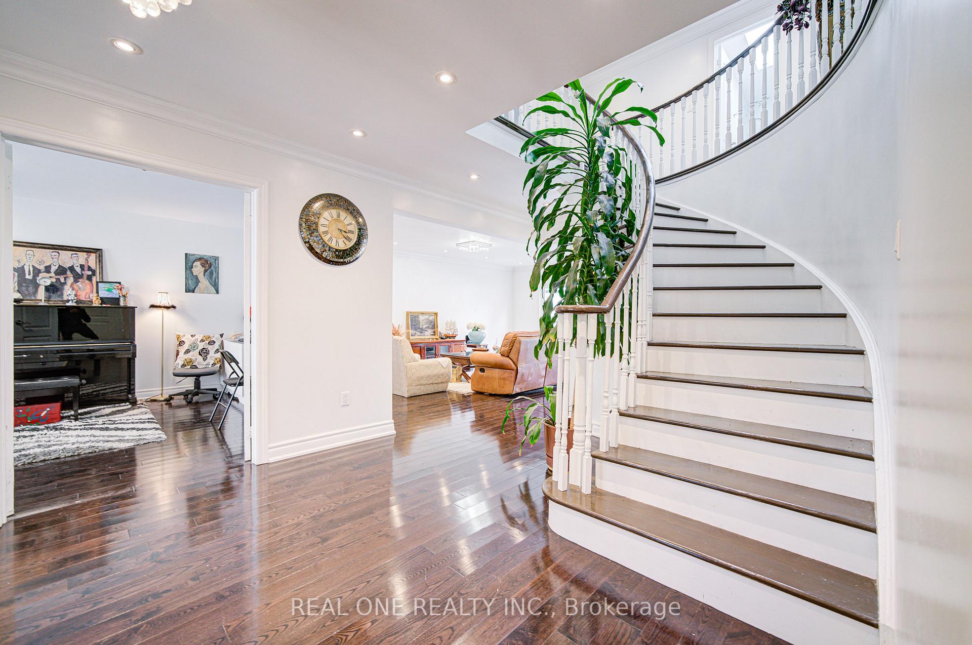 Photo 10 of 72 Highgate Drive, Markham, Milliken Mills West — HOMEH
