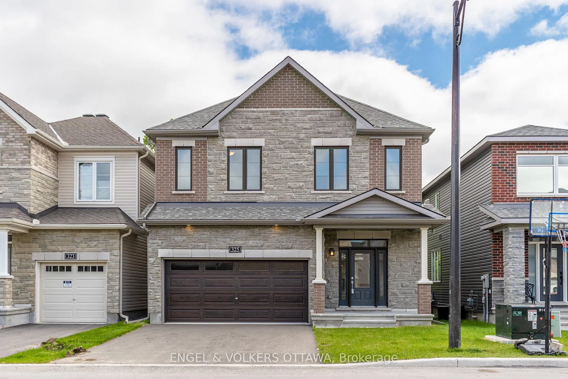 Photo 1 of 325 Elsie Macgill Walk, Ottawa, Kanata - Morgan's Grant/South March — HOMEH