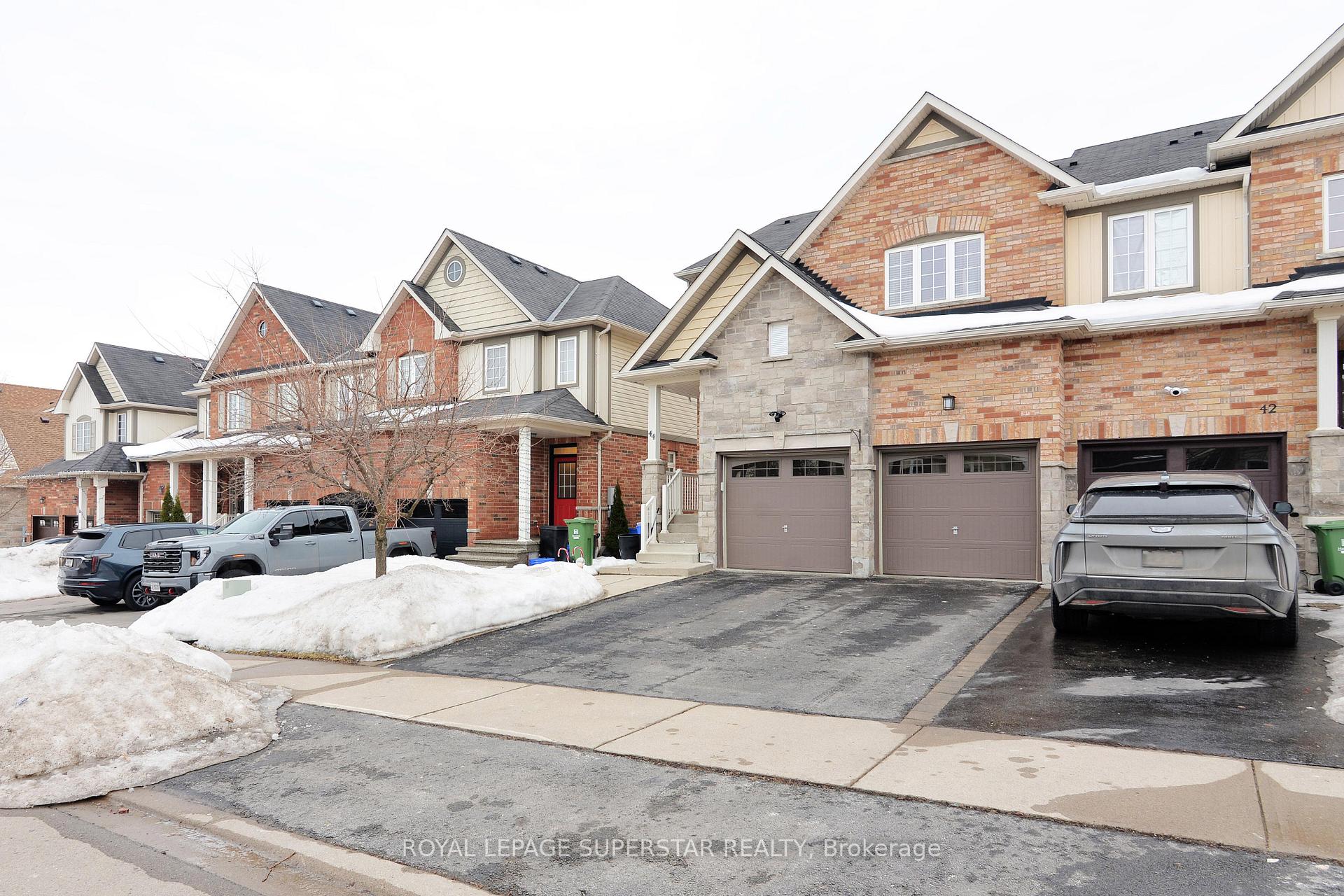 Photo 2 of 44 Browview Drive, Hamilton, Waterdown — HOMEH