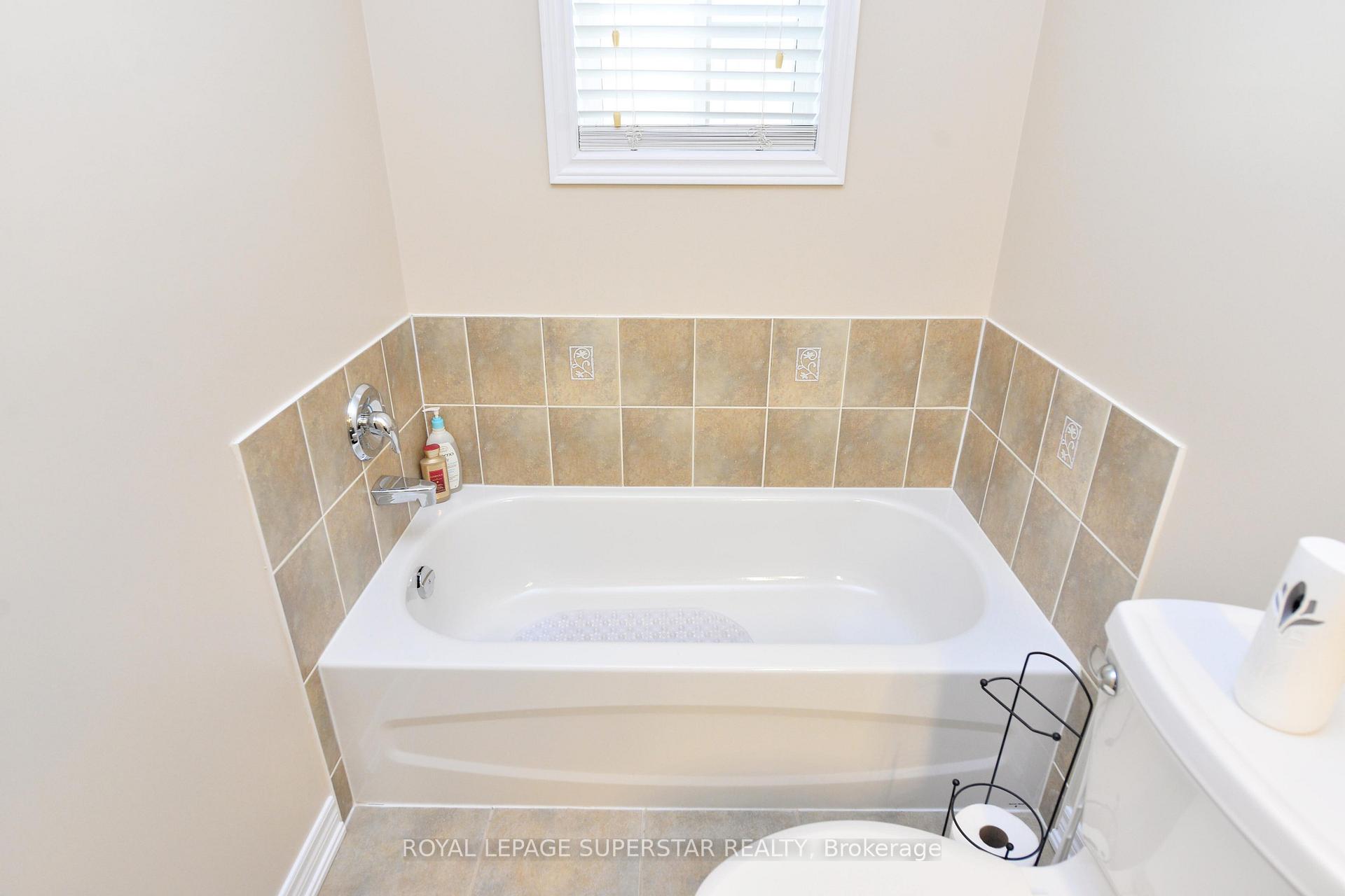 Photo 16 of 44 Browview Drive, Hamilton, Waterdown — HOMEH