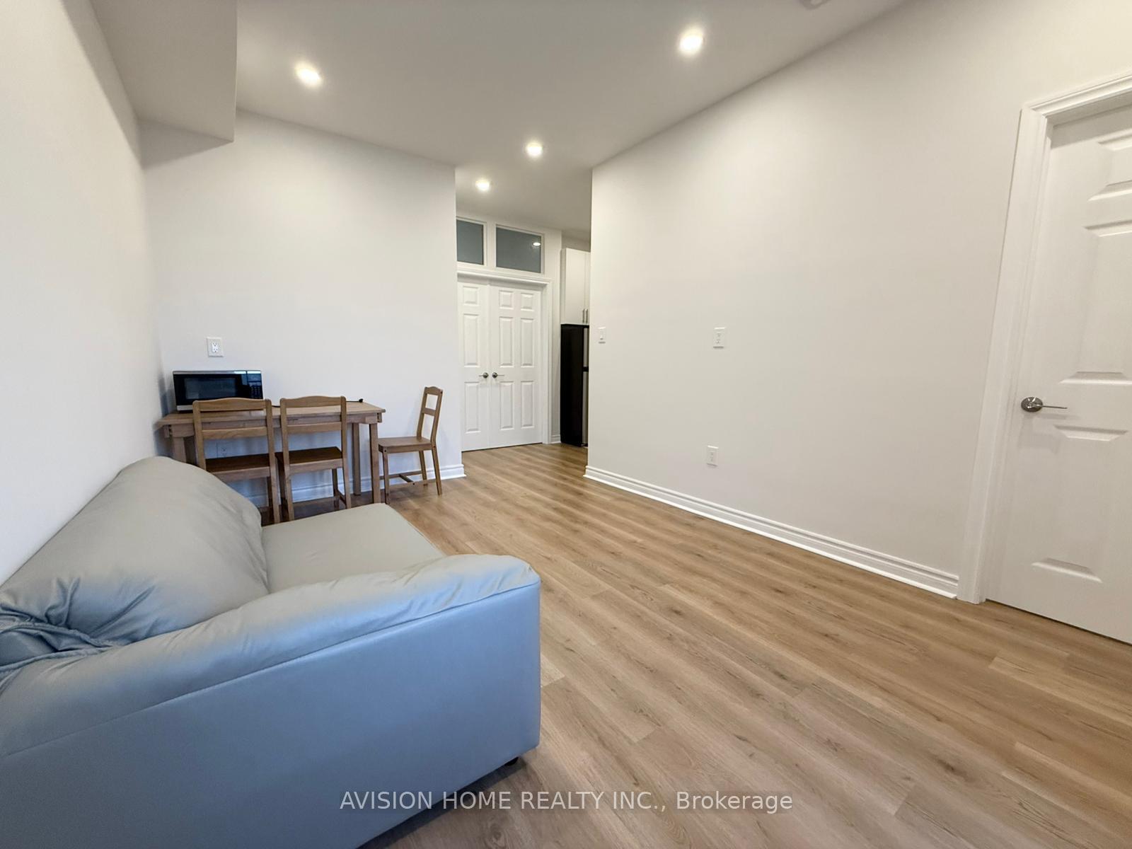 Photo 1 of 109 Mumbai Drive, Markham, Middlefield — HOMEH