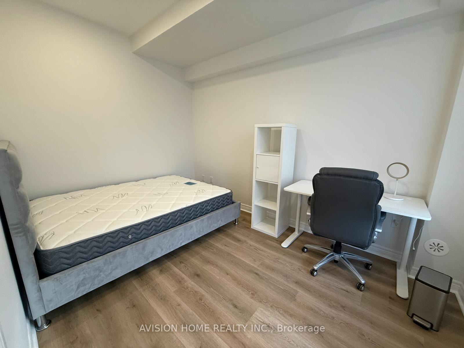 Photo 3 of 109 Mumbai Drive, Markham, Middlefield — HOMEH