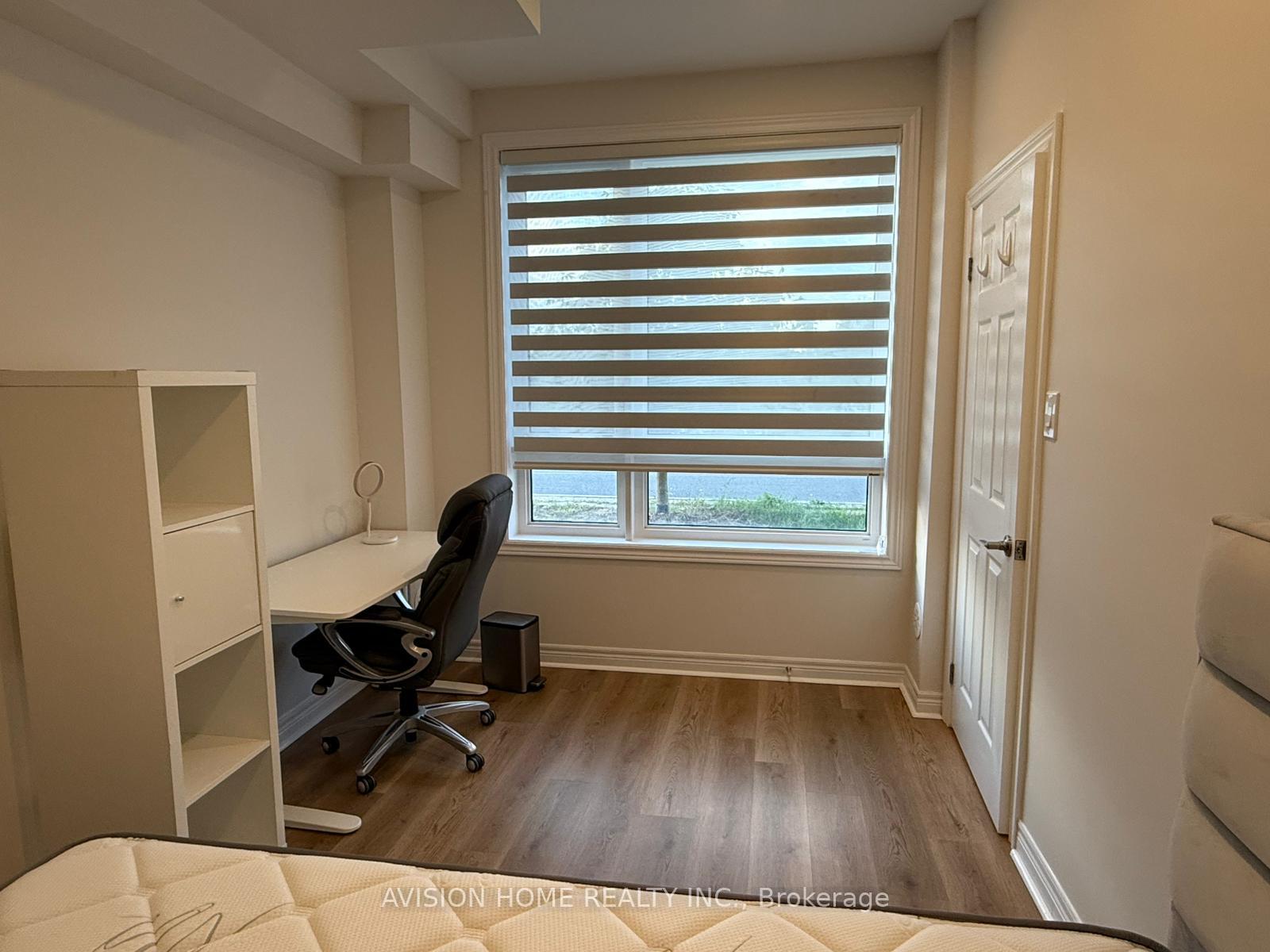 Photo 4 of 109 Mumbai Drive, Markham, Middlefield — HOMEH