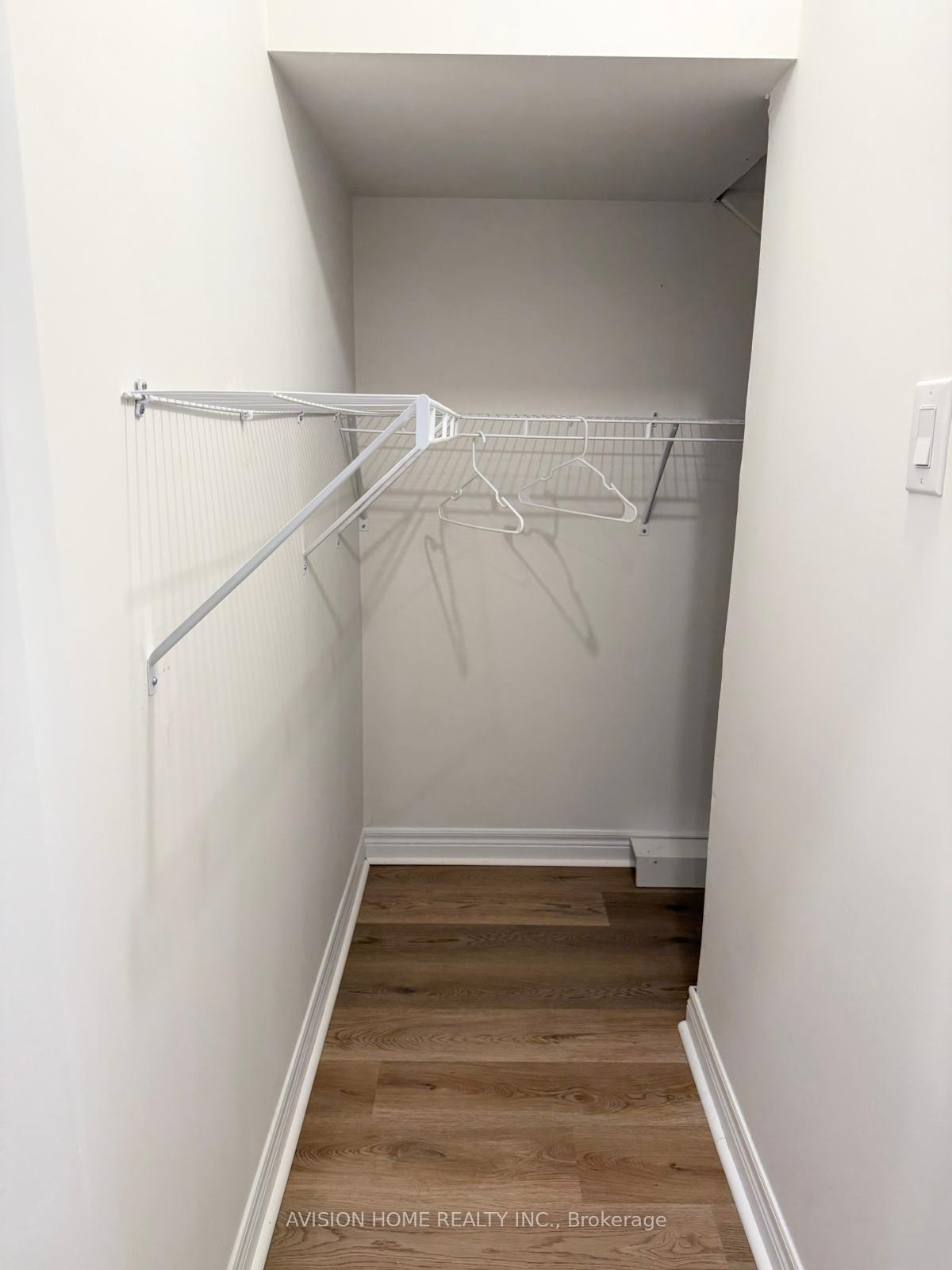 Photo 7 of 109 Mumbai Drive, Markham, Middlefield — HOMEH