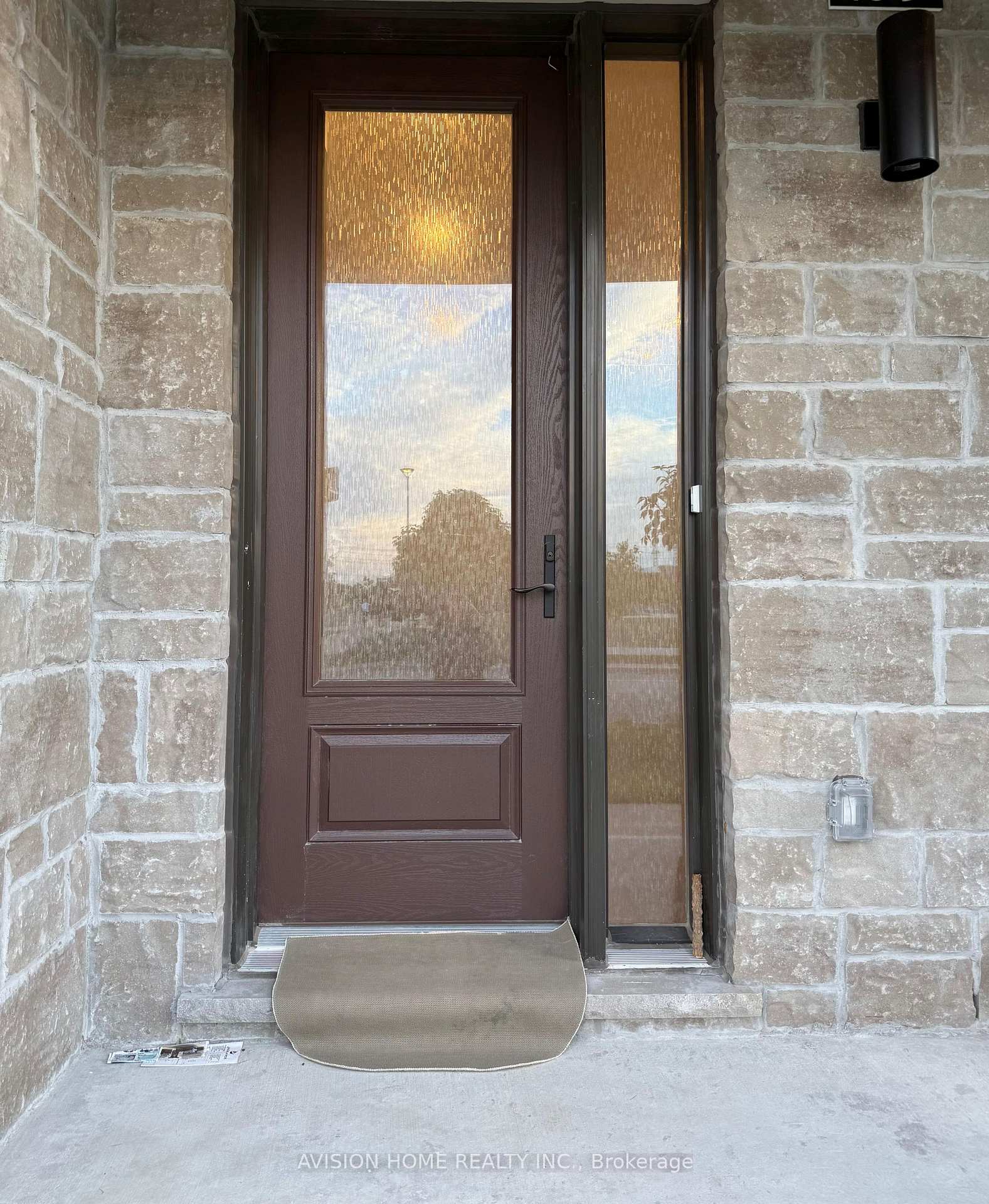 Photo 10 of 109 Mumbai Drive, Markham, Middlefield — HOMEH