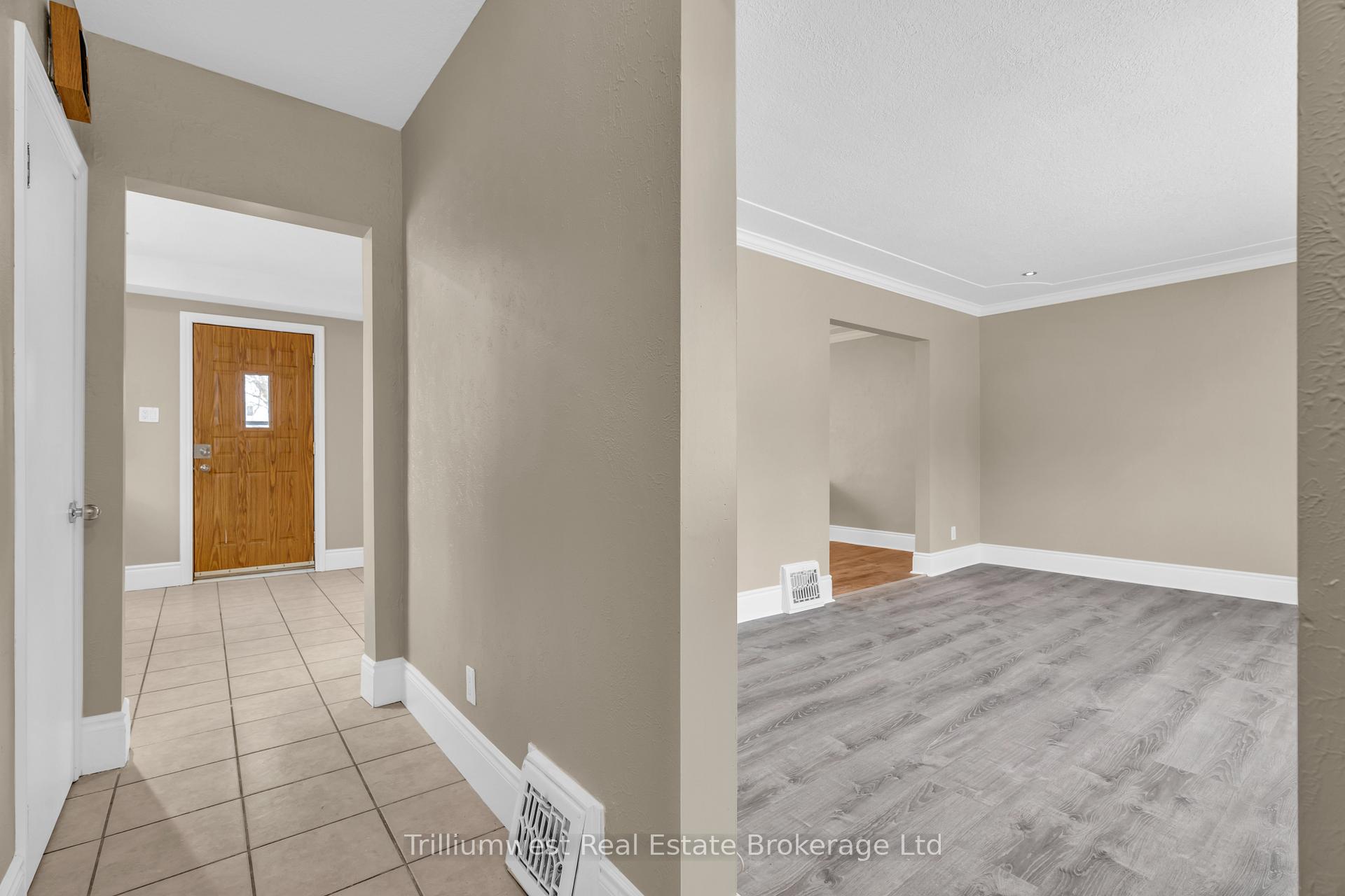 Photo 7 of 348 Edwin Street, Kitchener — HOMEH