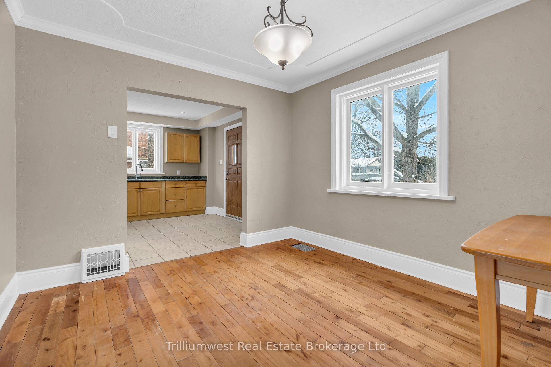 Photo 11 of 348 Edwin Street, Kitchener — HOMEH