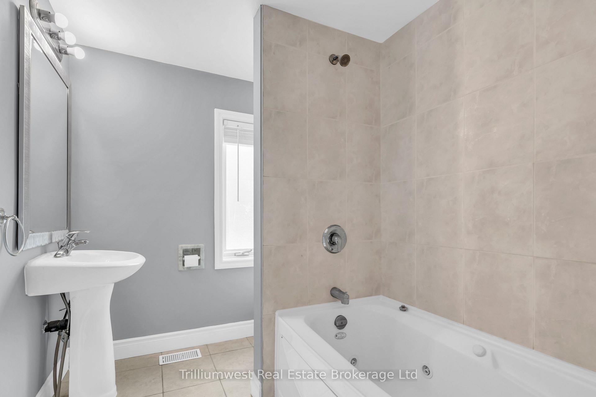 Photo 21 of 348 Edwin Street, Kitchener — HOMEH