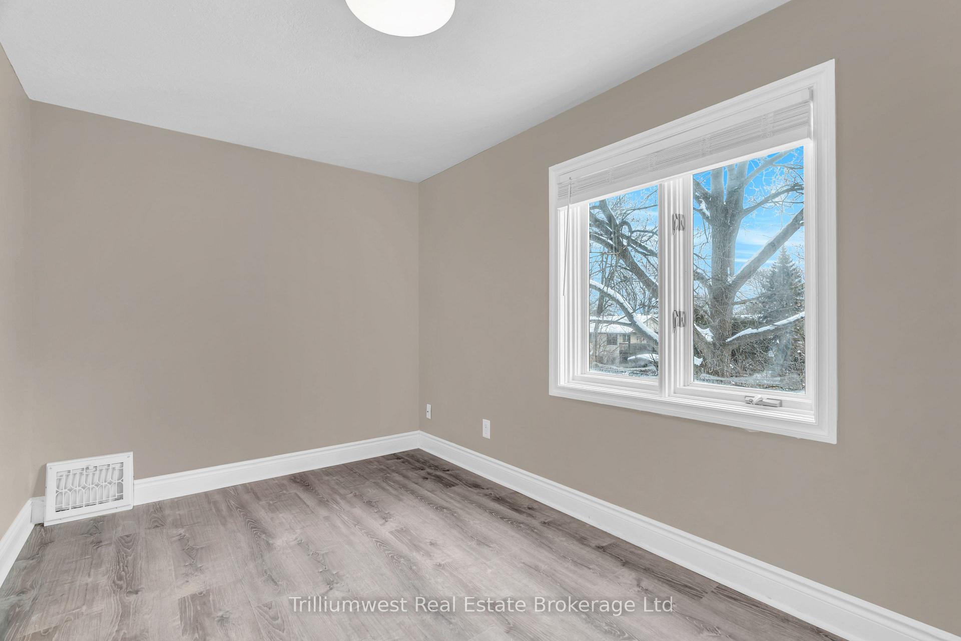 Photo 24 of 348 Edwin Street, Kitchener — HOMEH