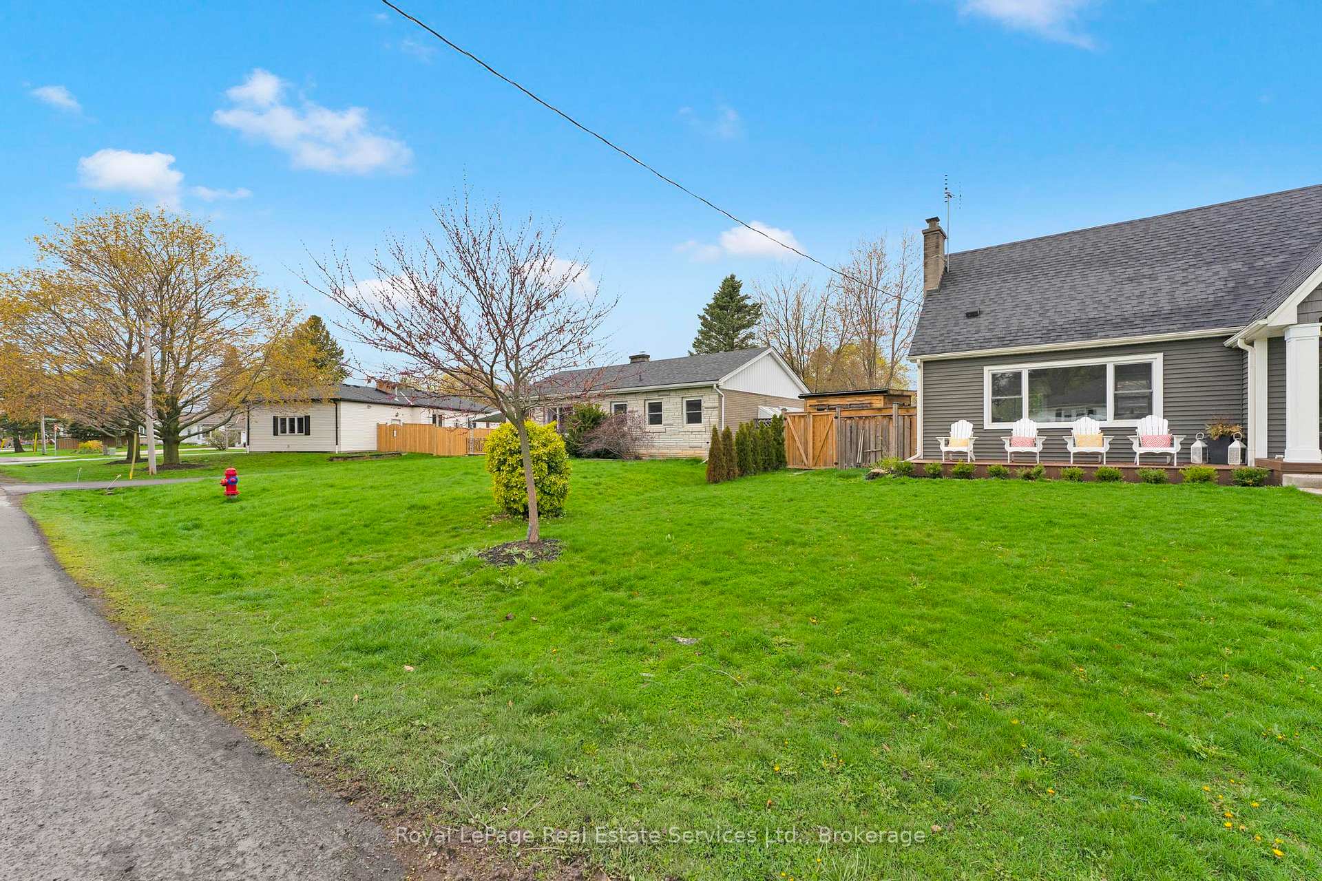 Photo 3 of Unit 1, 65 Cumming Court, Hamilton, Ancaster — HOMEH