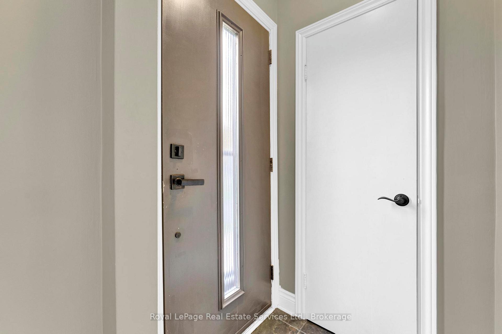 Photo 4 of Unit 1, 65 Cumming Court, Hamilton, Ancaster — HOMEH
