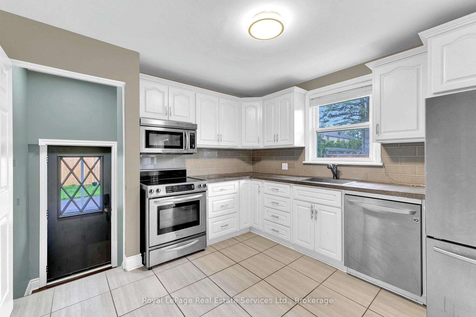 Photo 9 of Unit 1, 65 Cumming Court, Hamilton, Ancaster — HOMEH